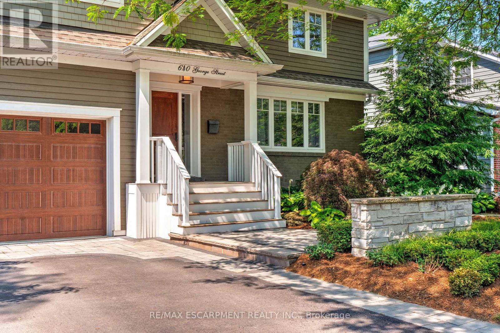 640 George Street, Burlington, Ontario  L7R 2V7 - Photo 2 - W12421617