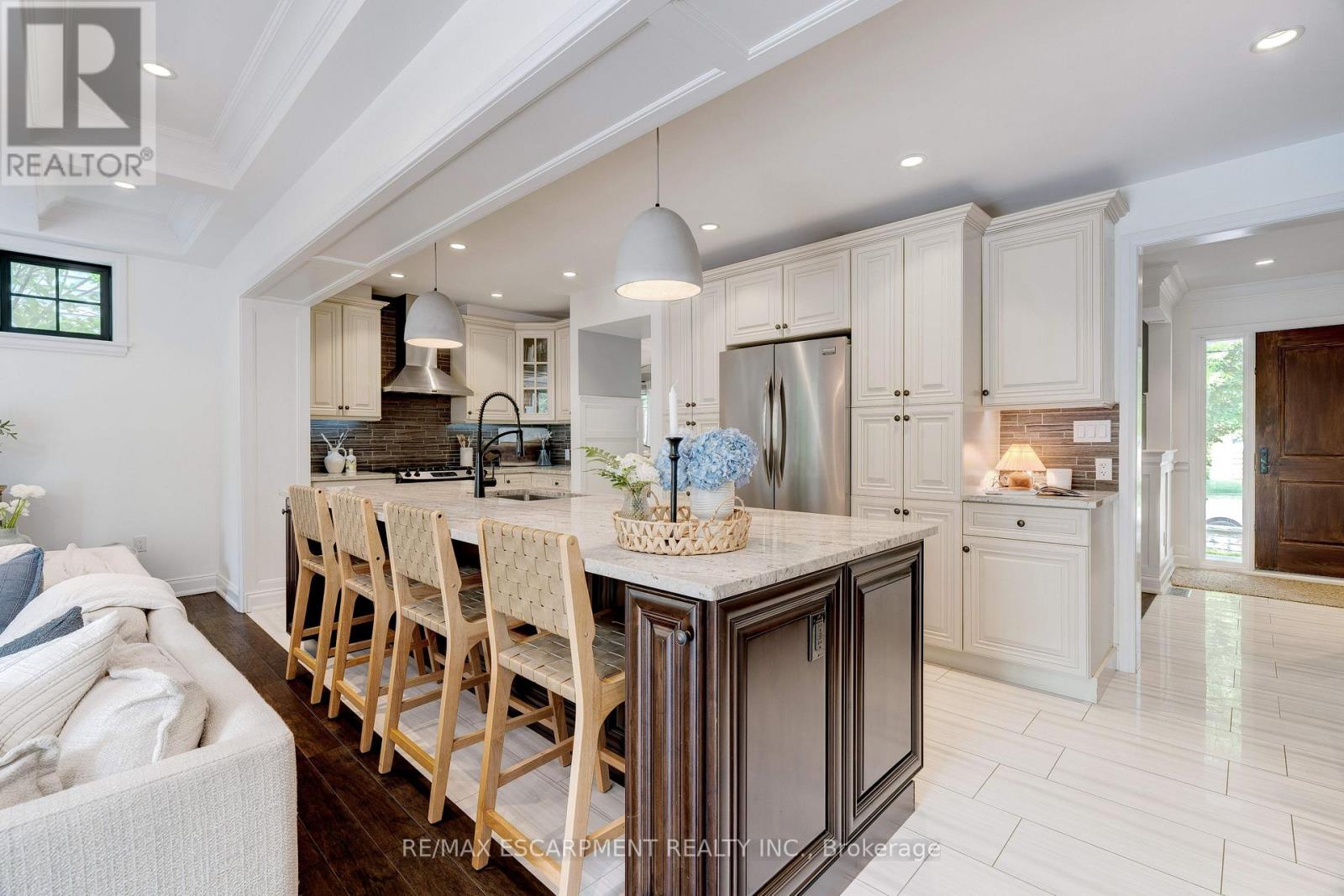 640 George Street, Burlington, Ontario  L7R 2V7 - Photo 6 - W12421617