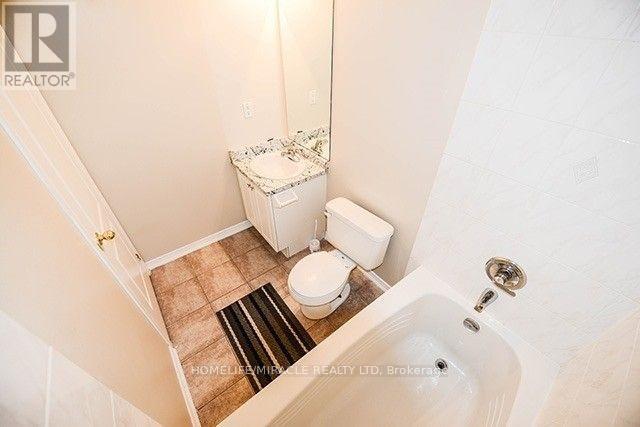 120 River Rock Crescent, Brampton, Ontario  L7A 2W4 - Photo 17 - W12421619