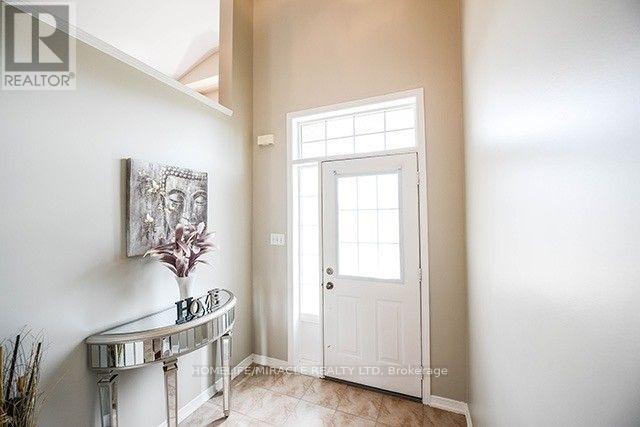 120 River Rock Crescent, Brampton, Ontario  L7A 2W4 - Photo 3 - W12421619