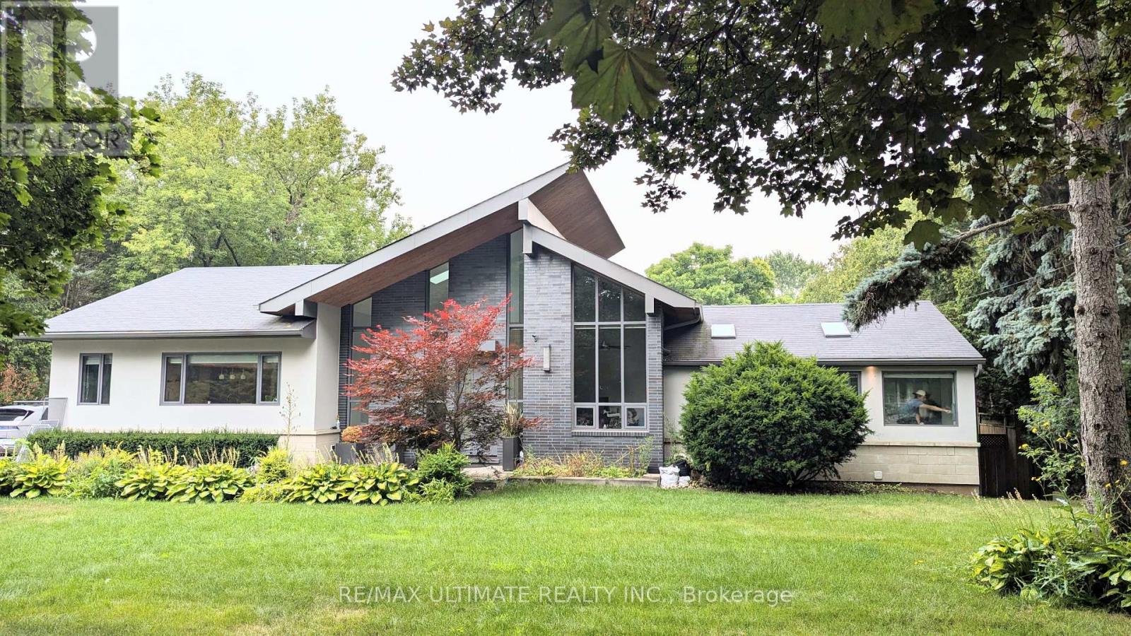 Lower - 1101 Lakeshore Road W, Oakville, Ontario  L6L 1E7 - Photo 2 - W12421636