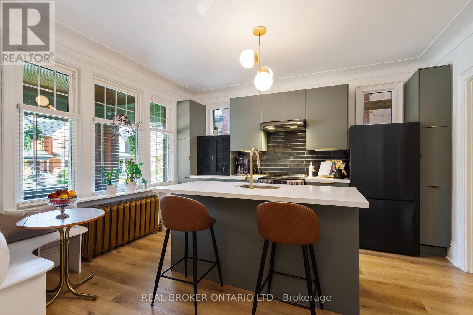 202 Prospect Street S, Hamilton, Ontario  L8M 2Z7 - Photo 4 - X12421546