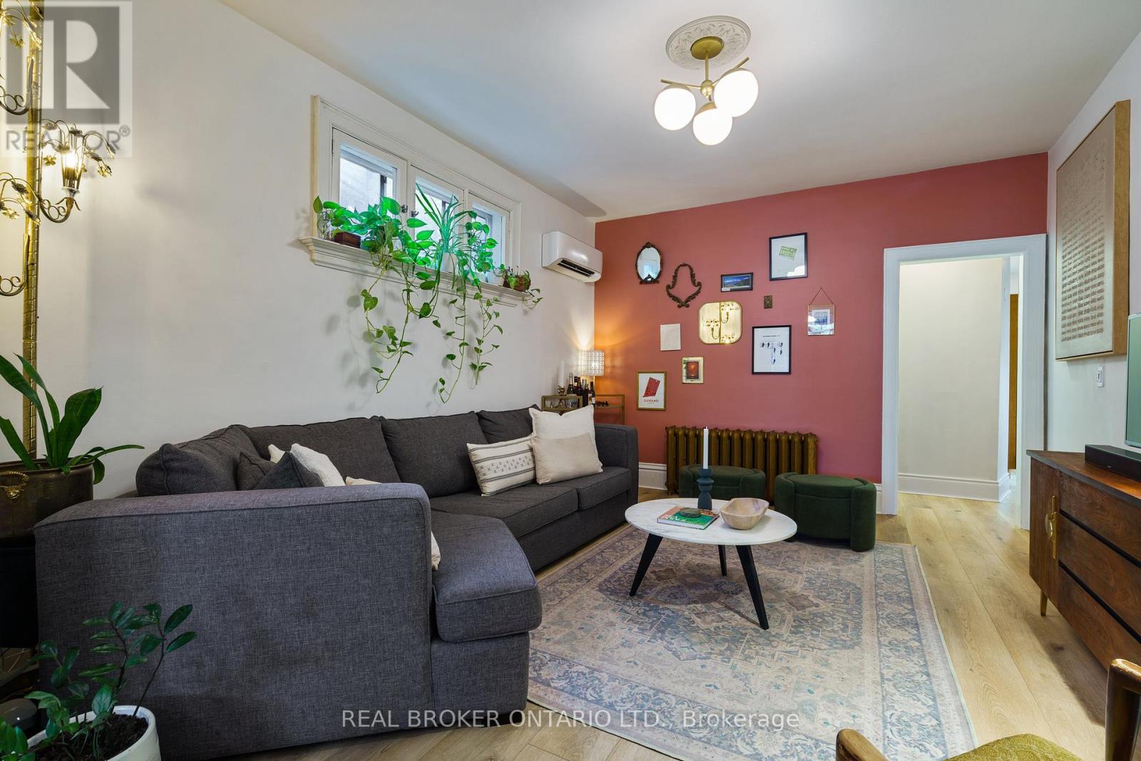 202 Prospect Street S, Hamilton, Ontario  L8M 2Z7 - Photo 6 - X12421546
