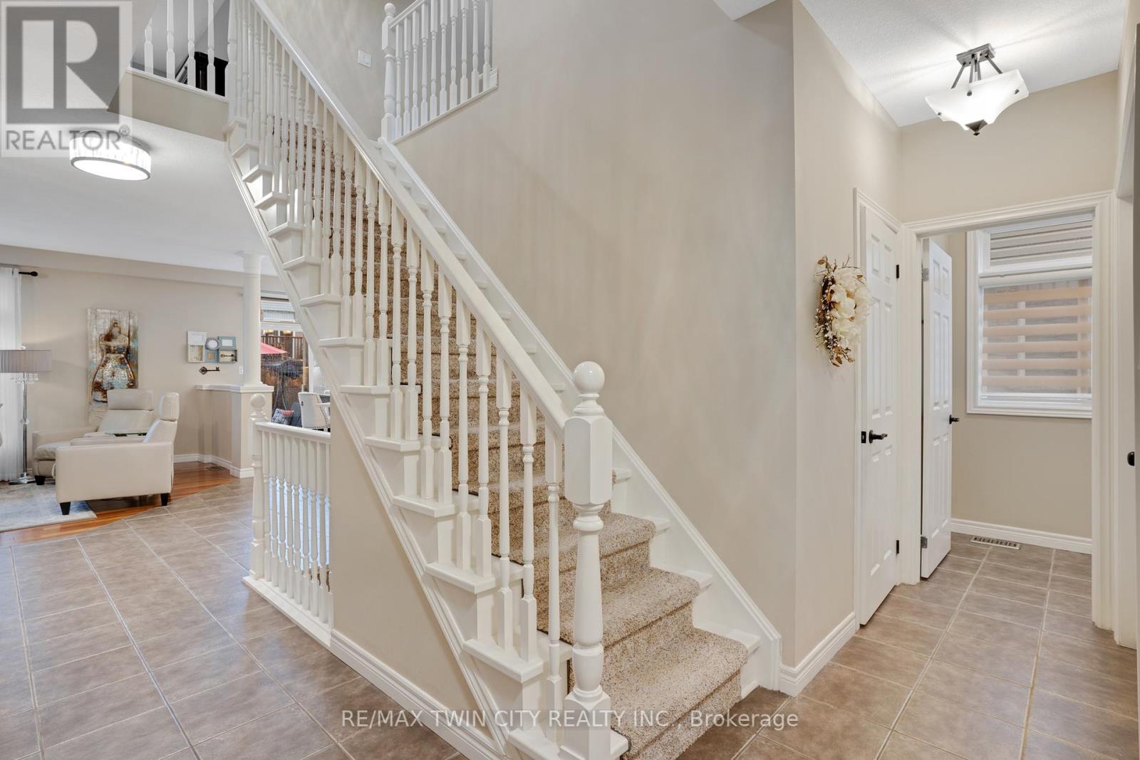 Property at 40 LEMONWOOD PLACE image 4