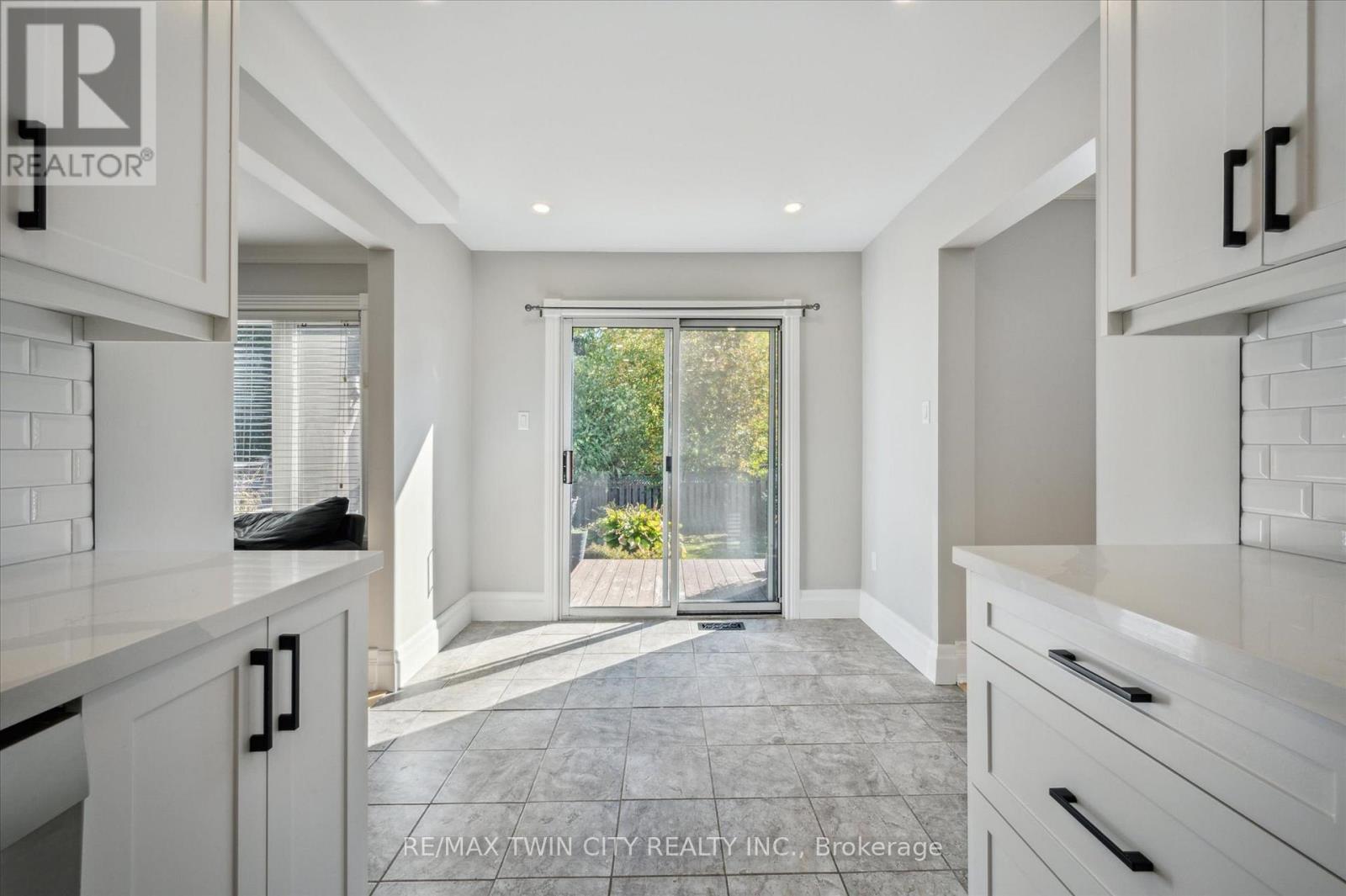 55 Enfield Drive, Cambridge, Ontario  N1P 1B5 - Photo 13 - X12421621