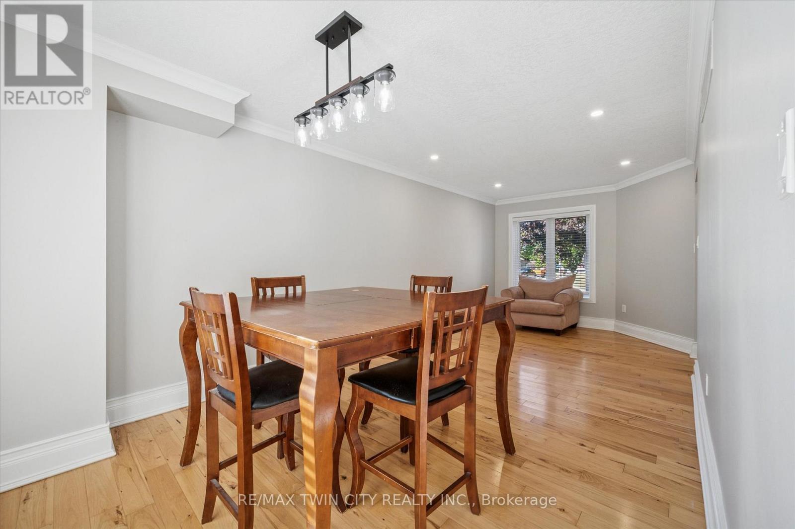 55 Enfield Drive, Cambridge, Ontario  N1P 1B5 - Photo 8 - X12421621