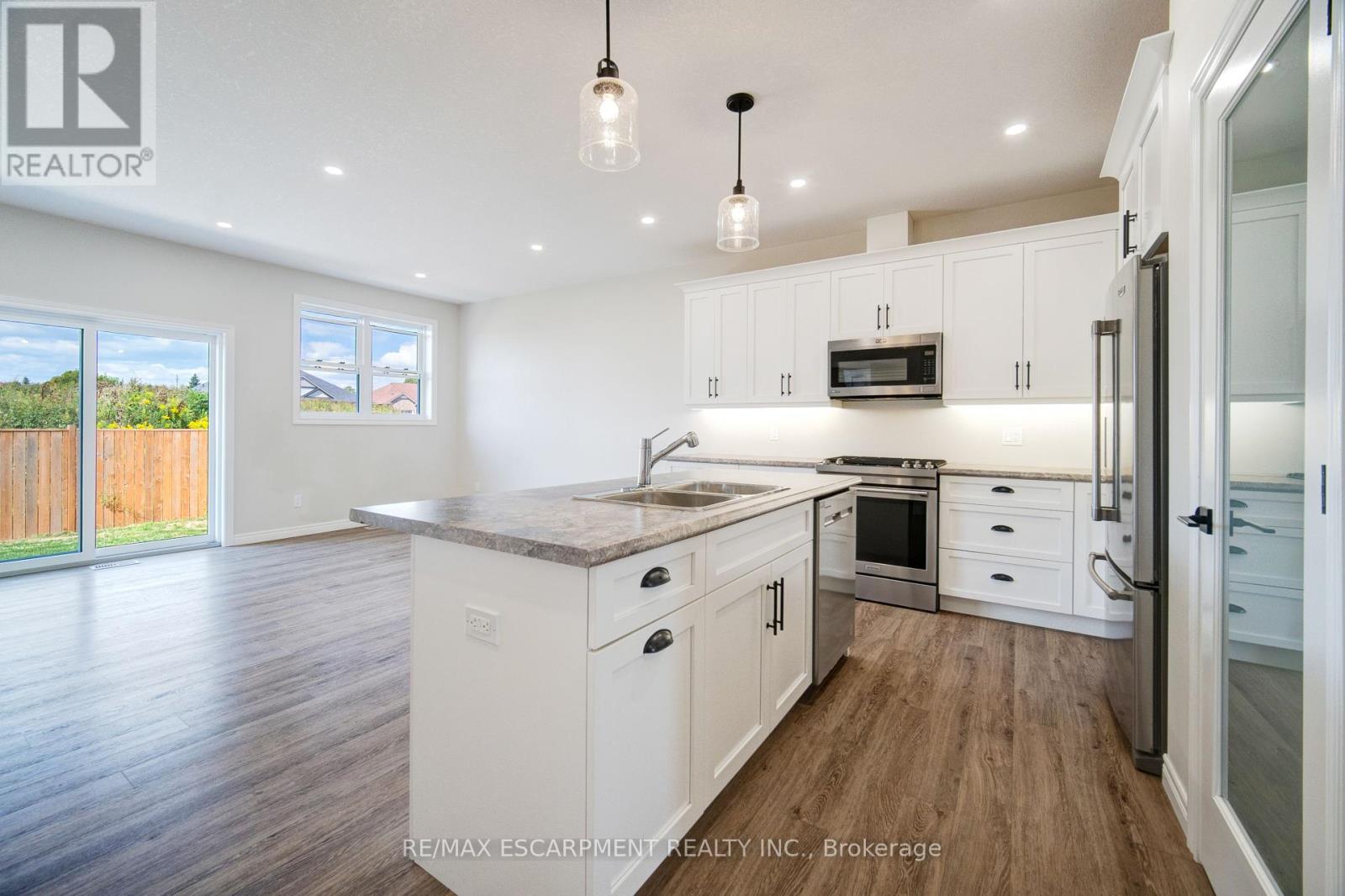 16 Pintail Lane, Norfolk, Ontario  N0E 1M0 - Photo 14 - X12421645