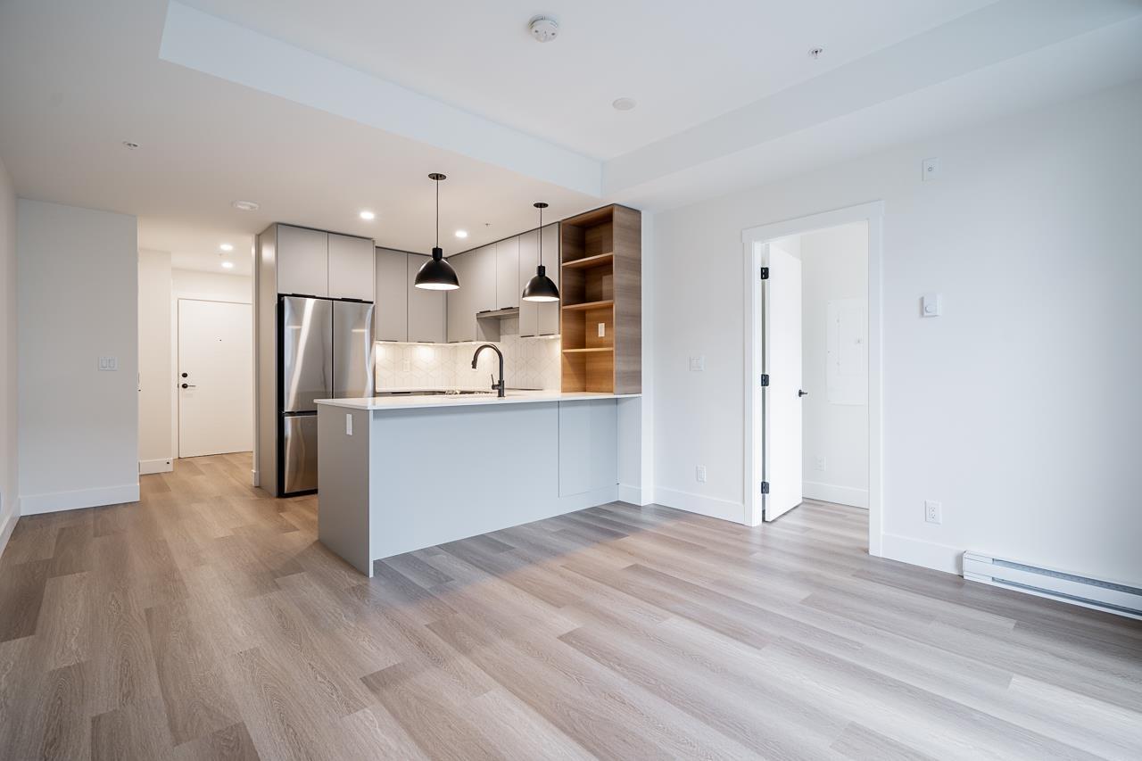 405 10778 138 Street, Surrey, British Columbia  V3T 5T2 - Photo 3 - R3050138