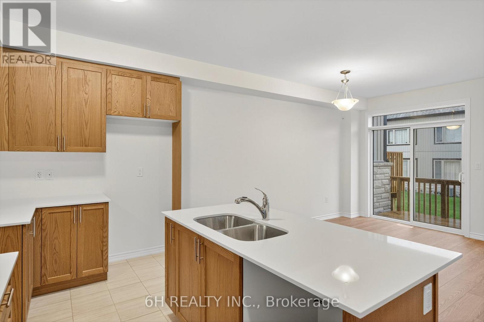 736 Carpenter Trail, Peterborough (Monaghan Ward 2), Ontario  K9K 0J3 - Photo 11 - X12407723