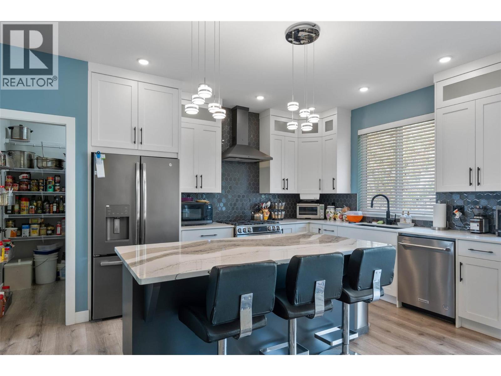 4103 Rio Vista Place, Kamloops, British Columbia  V2H 0E1 - Photo 4 - 10363817