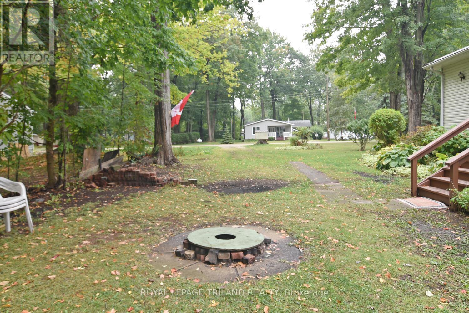 6016 Max's Drive, Lambton Shores, Ontario  N0N 1J1 - Photo 10 - X12421763