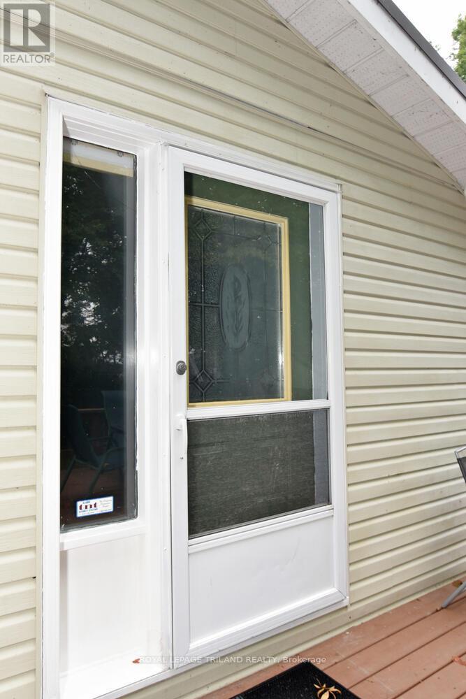 6016 Max's Drive, Lambton Shores, Ontario  N0N 1J1 - Photo 12 - X12421763