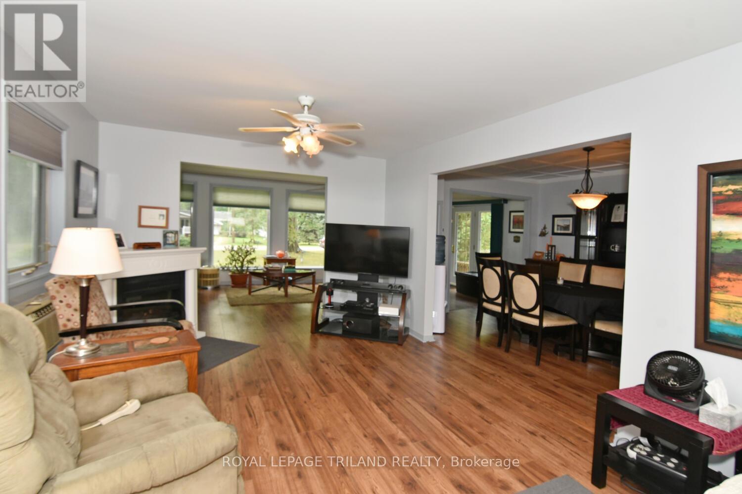 6016 Max's Drive, Lambton Shores, Ontario  N0N 1J1 - Photo 14 - X12421763