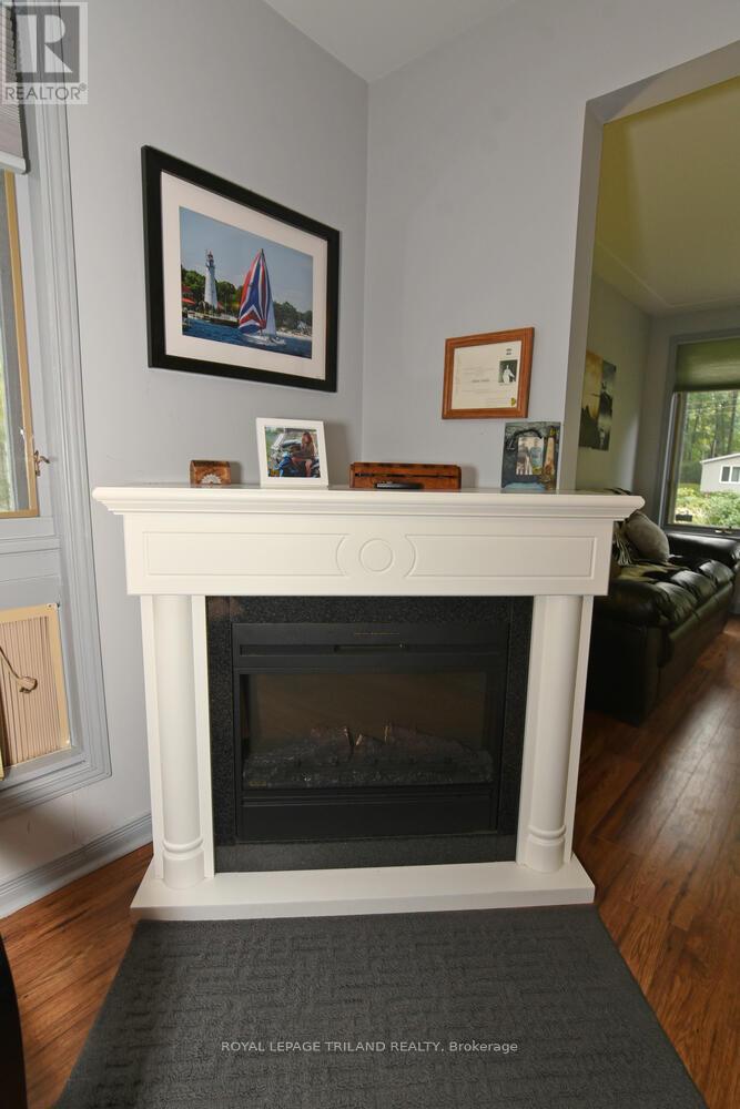 6016 Max's Drive, Lambton Shores, Ontario  N0N 1J1 - Photo 19 - X12421763
