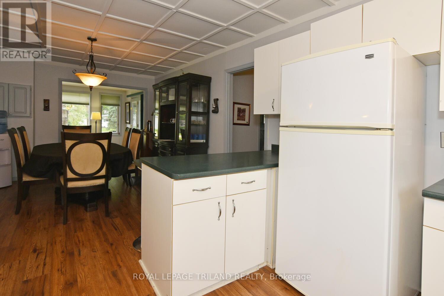 6016 Max's Drive, Lambton Shores, Ontario  N0N 1J1 - Photo 22 - X12421763