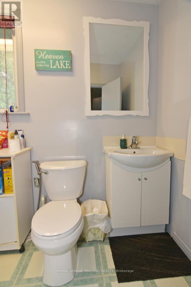 6016 Max's Drive, Lambton Shores, Ontario  N0N 1J1 - Photo 28 - X12421763