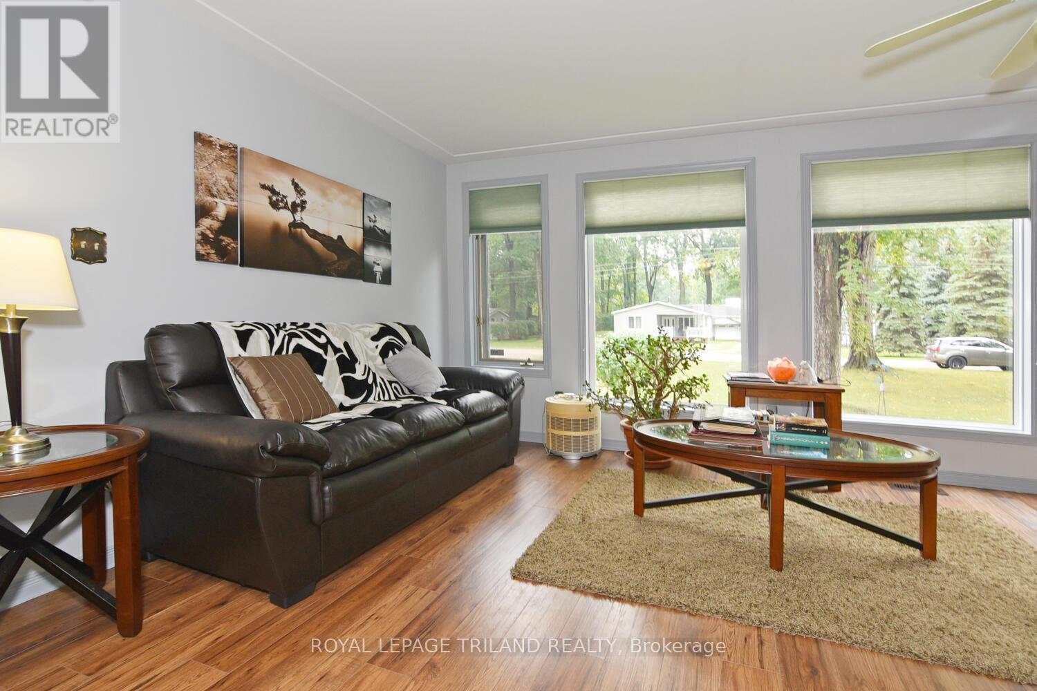6016 Max's Drive, Lambton Shores, Ontario  N0N 1J1 - Photo 36 - X12421763