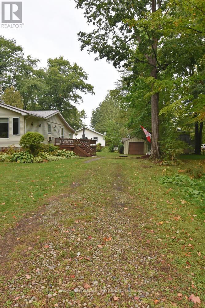 6016 Max's Drive, Lambton Shores, Ontario  N0N 1J1 - Photo 5 - X12421763