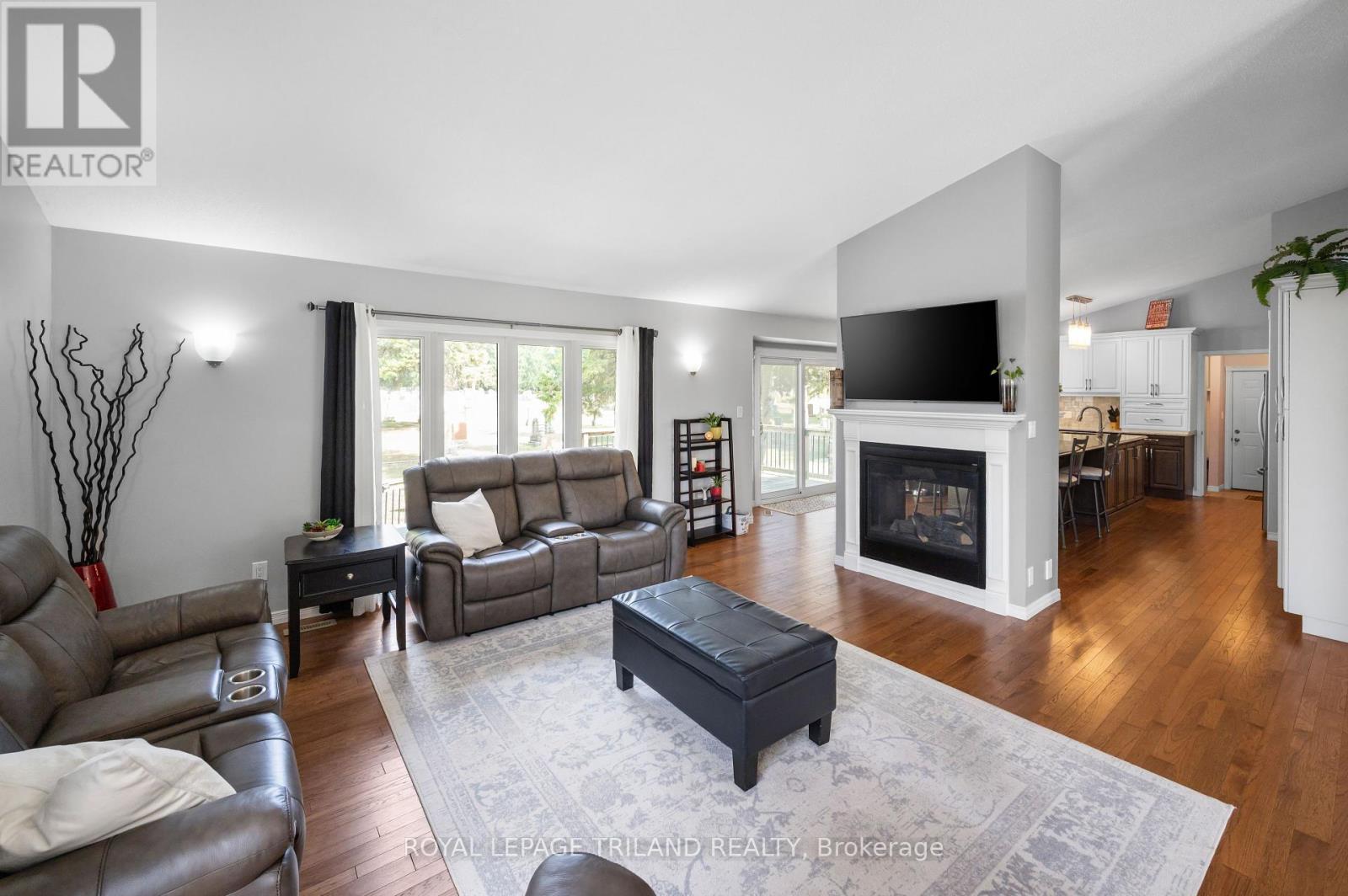 2670 Putnam Road, Thames Centre, Ontario  N0L 2B0 - Photo 10 - X12421865