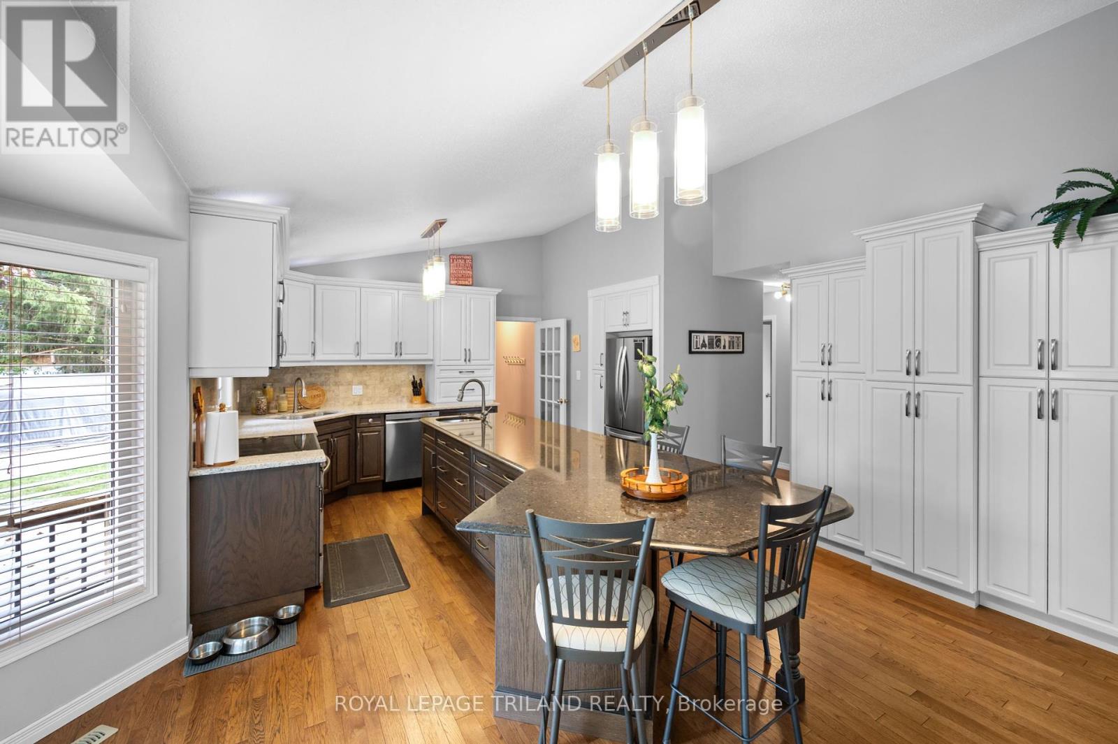 2670 Putnam Road, Thames Centre, Ontario  N0L 2B0 - Photo 12 - X12421865