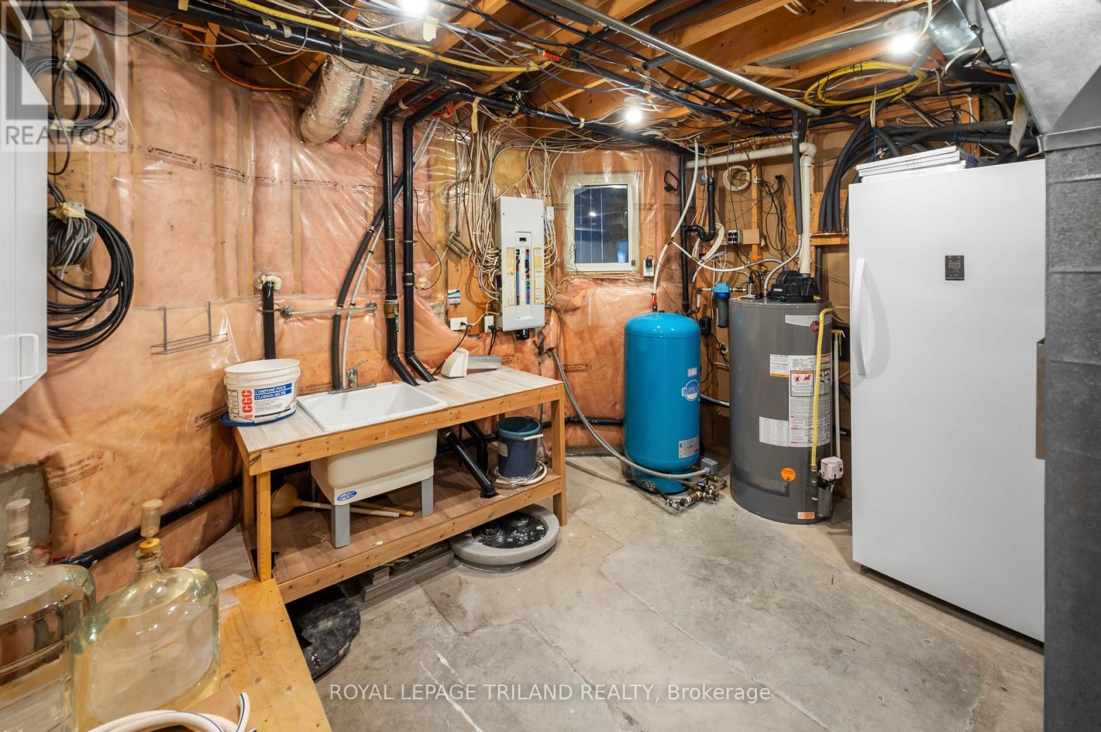 2670 Putnam Road, Thames Centre, Ontario  N0L 2B0 - Photo 28 - X12421865