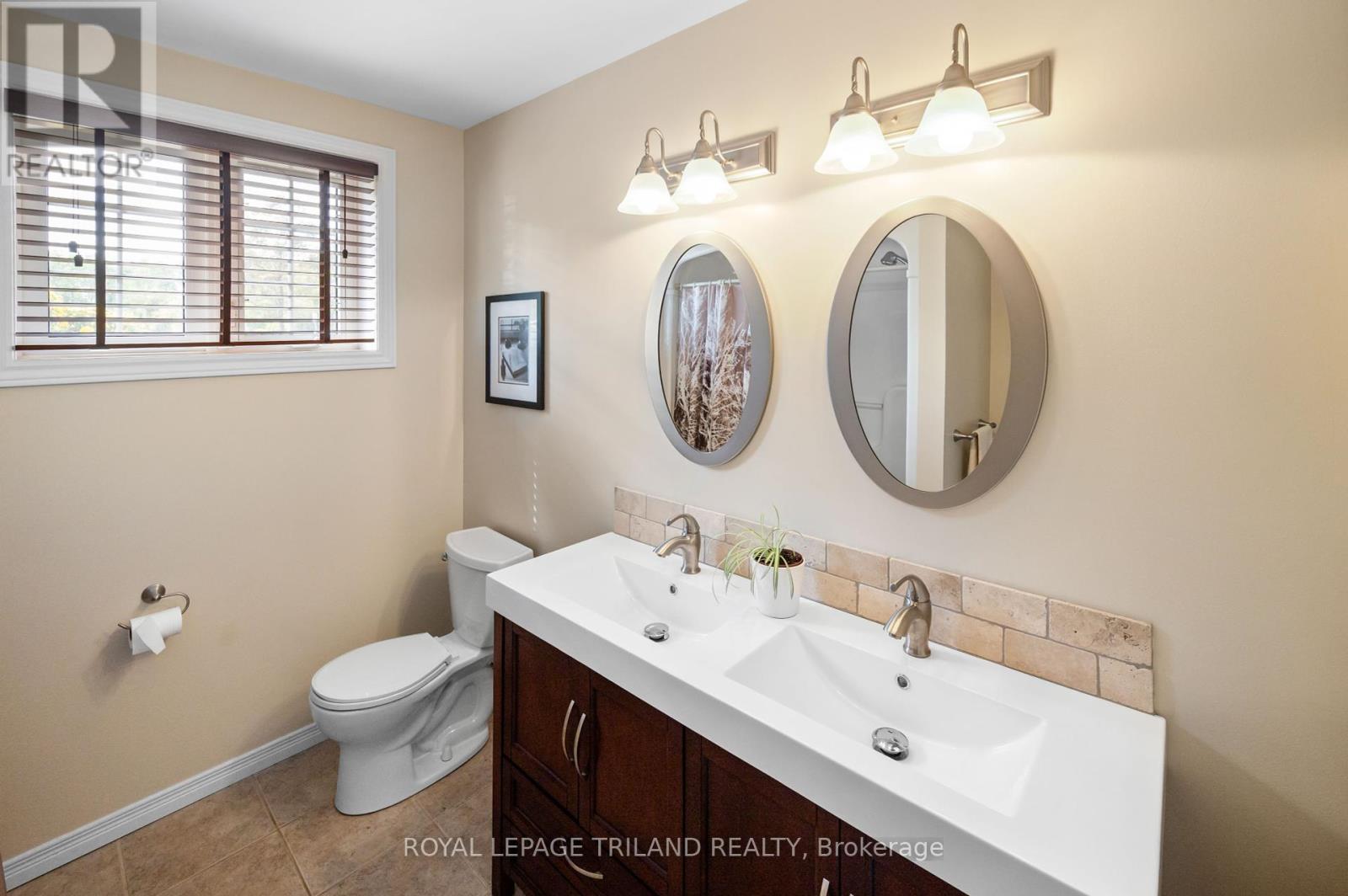 2670 Putnam Road, Thames Centre, Ontario  N0L 2B0 - Photo 31 - X12421865