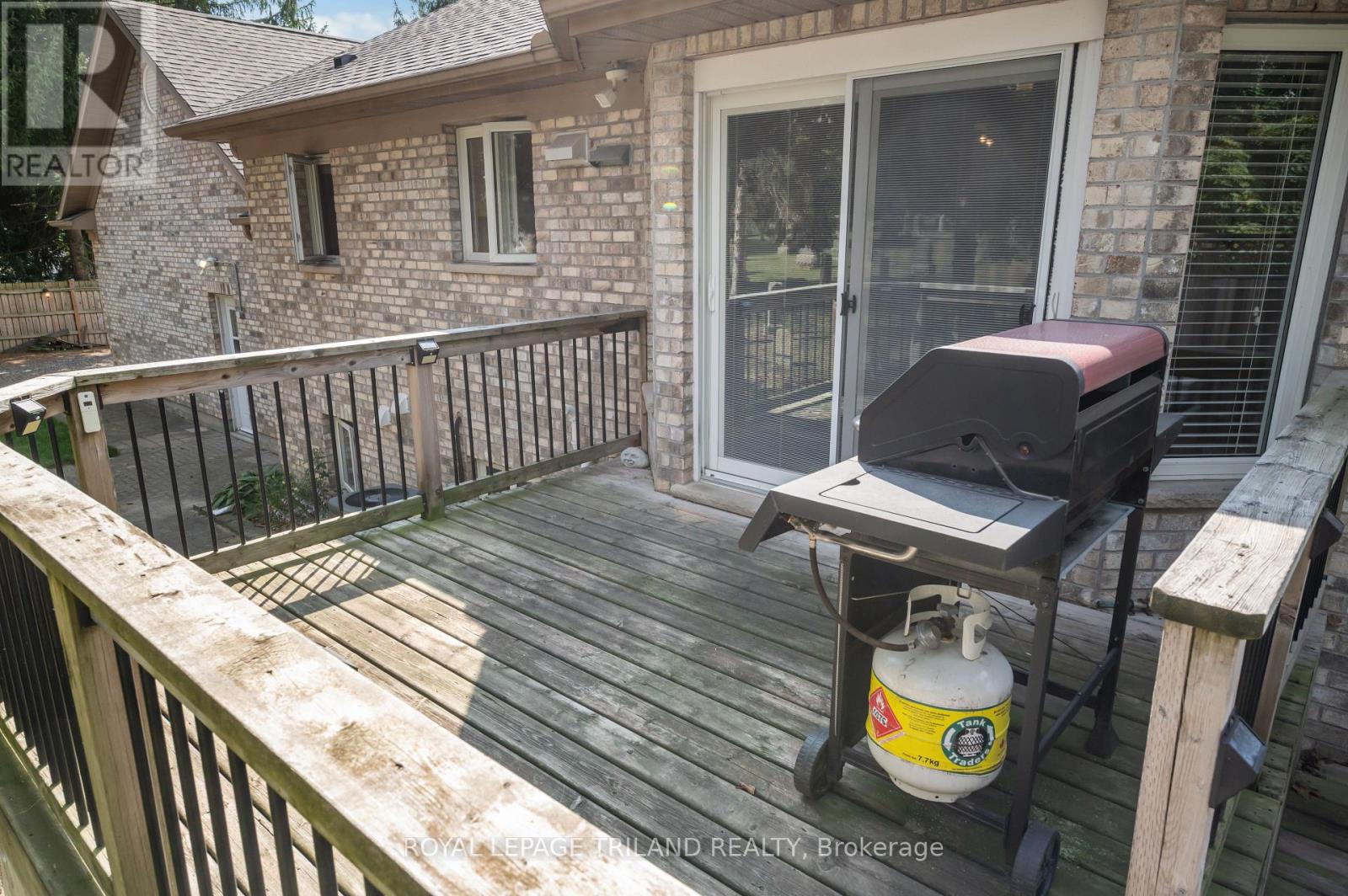 2670 Putnam Road, Thames Centre, Ontario  N0L 2B0 - Photo 47 - X12421865
