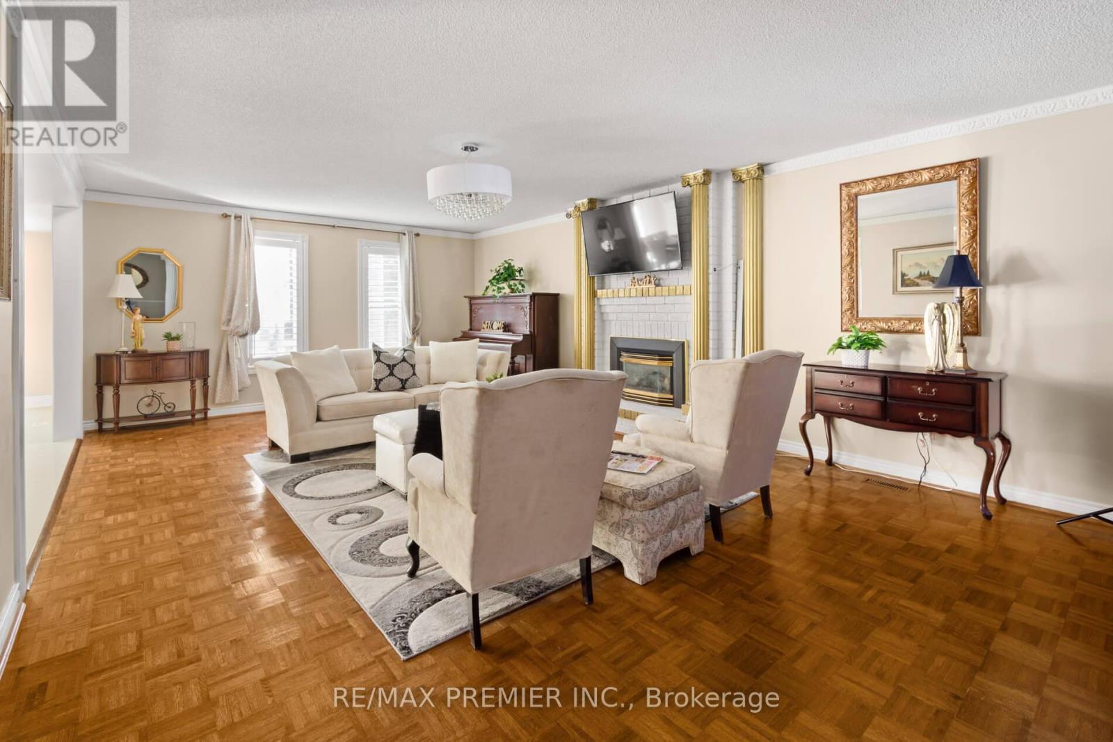 1 Radley Street, Vaughan (East Woodbridge), Ontario  L4L 8J7 - Photo 14 - N12421654