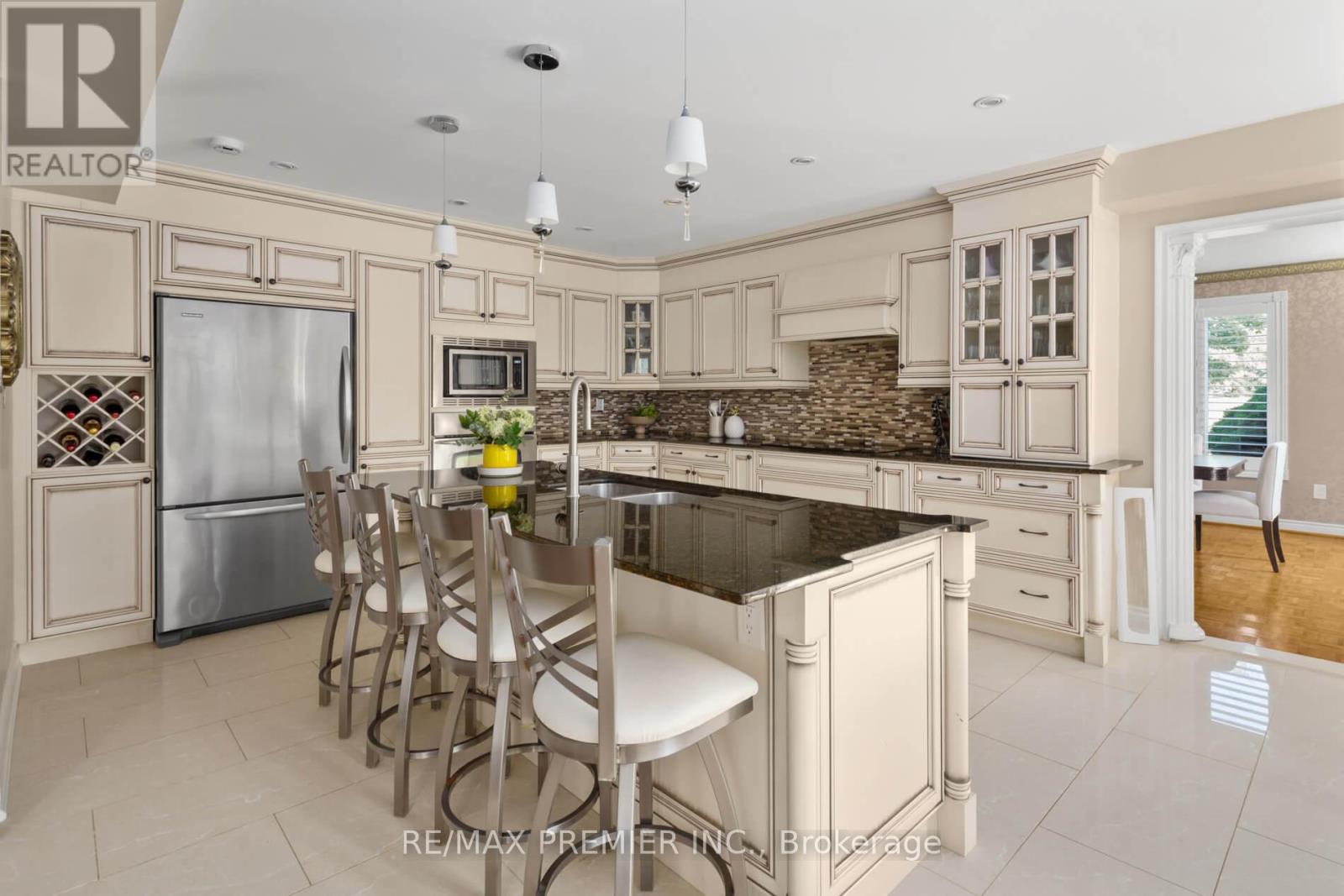 1 Radley Street, Vaughan (East Woodbridge), Ontario  L4L 8J7 - Photo 19 - N12421654