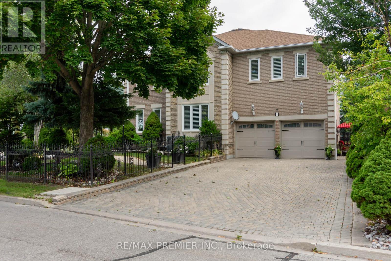 1 Radley Street, Vaughan (East Woodbridge), Ontario  L4L 8J7 - Photo 2 - N12421654
