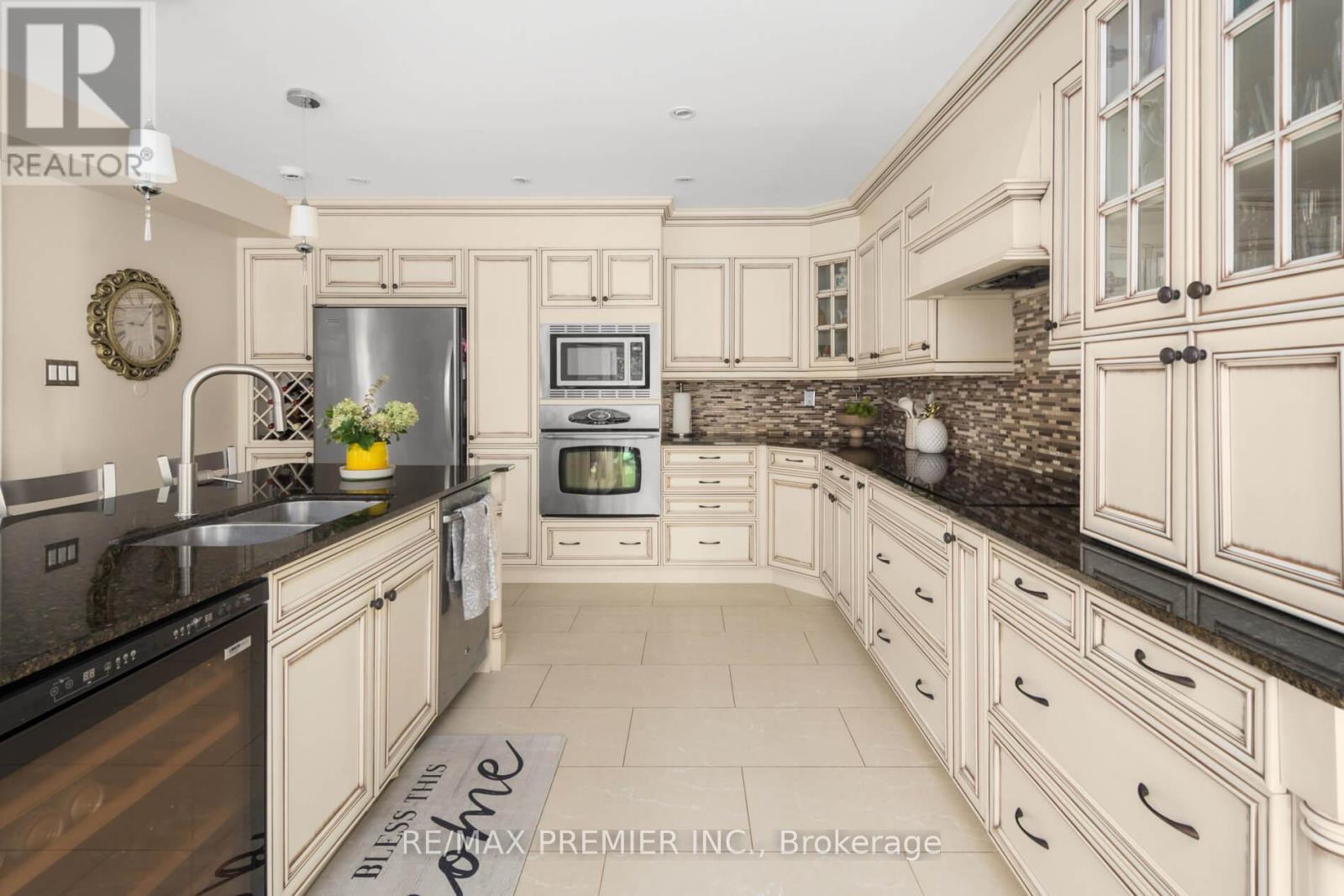 1 Radley Street, Vaughan (East Woodbridge), Ontario  L4L 8J7 - Photo 22 - N12421654