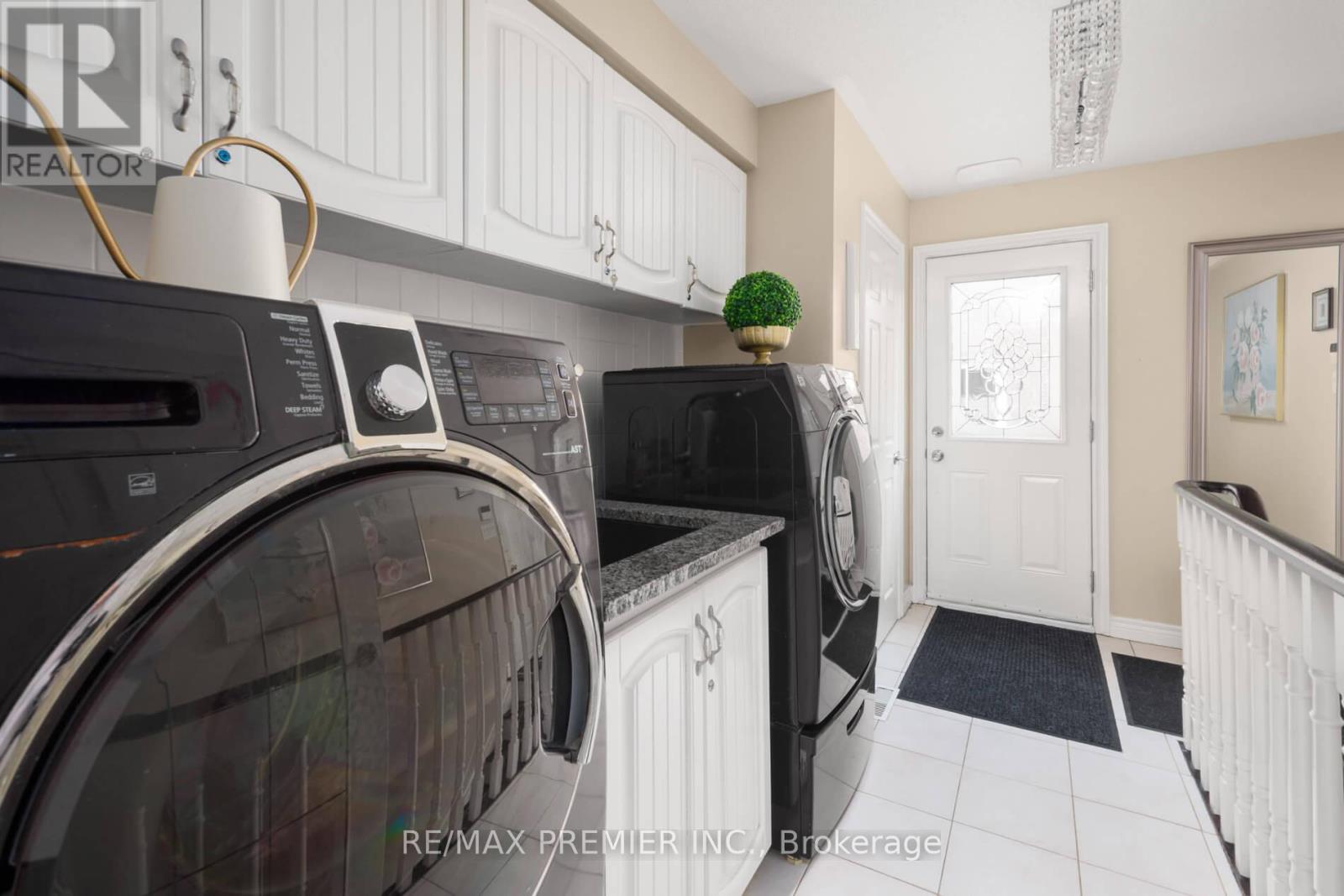 1 Radley Street, Vaughan (East Woodbridge), Ontario  L4L 8J7 - Photo 24 - N12421654