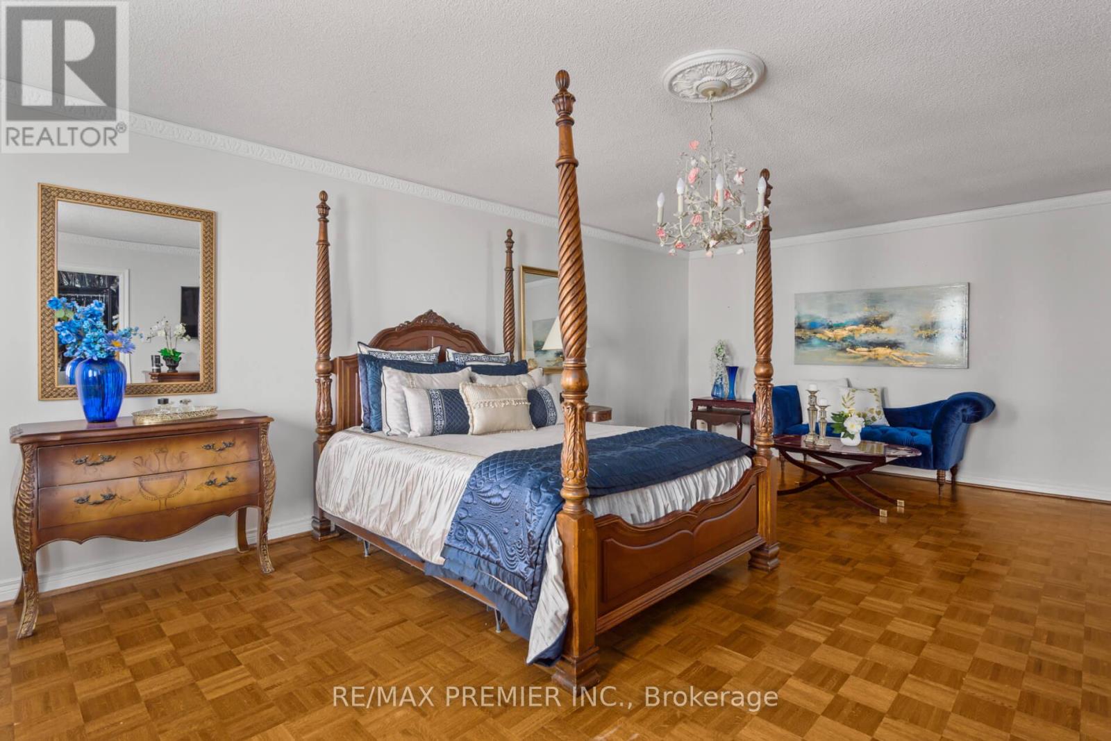 1 Radley Street, Vaughan (East Woodbridge), Ontario  L4L 8J7 - Photo 28 - N12421654