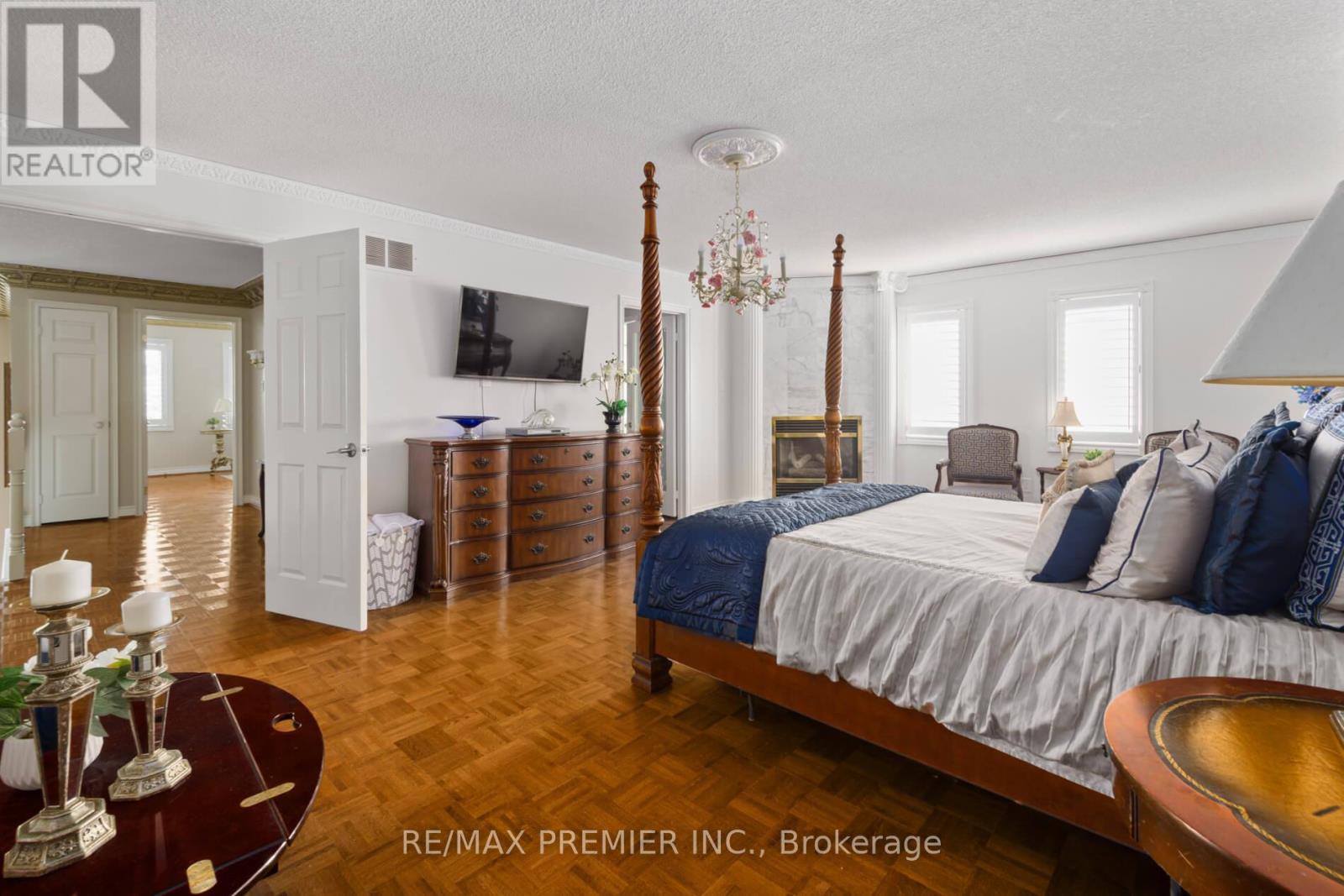 1 Radley Street, Vaughan (East Woodbridge), Ontario  L4L 8J7 - Photo 29 - N12421654