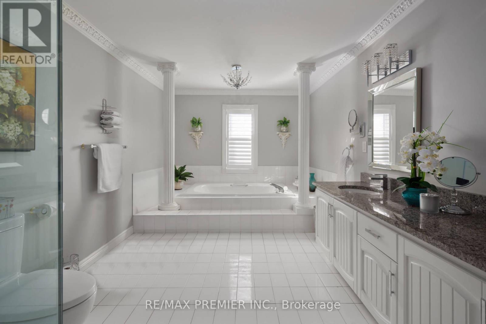 1 Radley Street, Vaughan (East Woodbridge), Ontario  L4L 8J7 - Photo 35 - N12421654