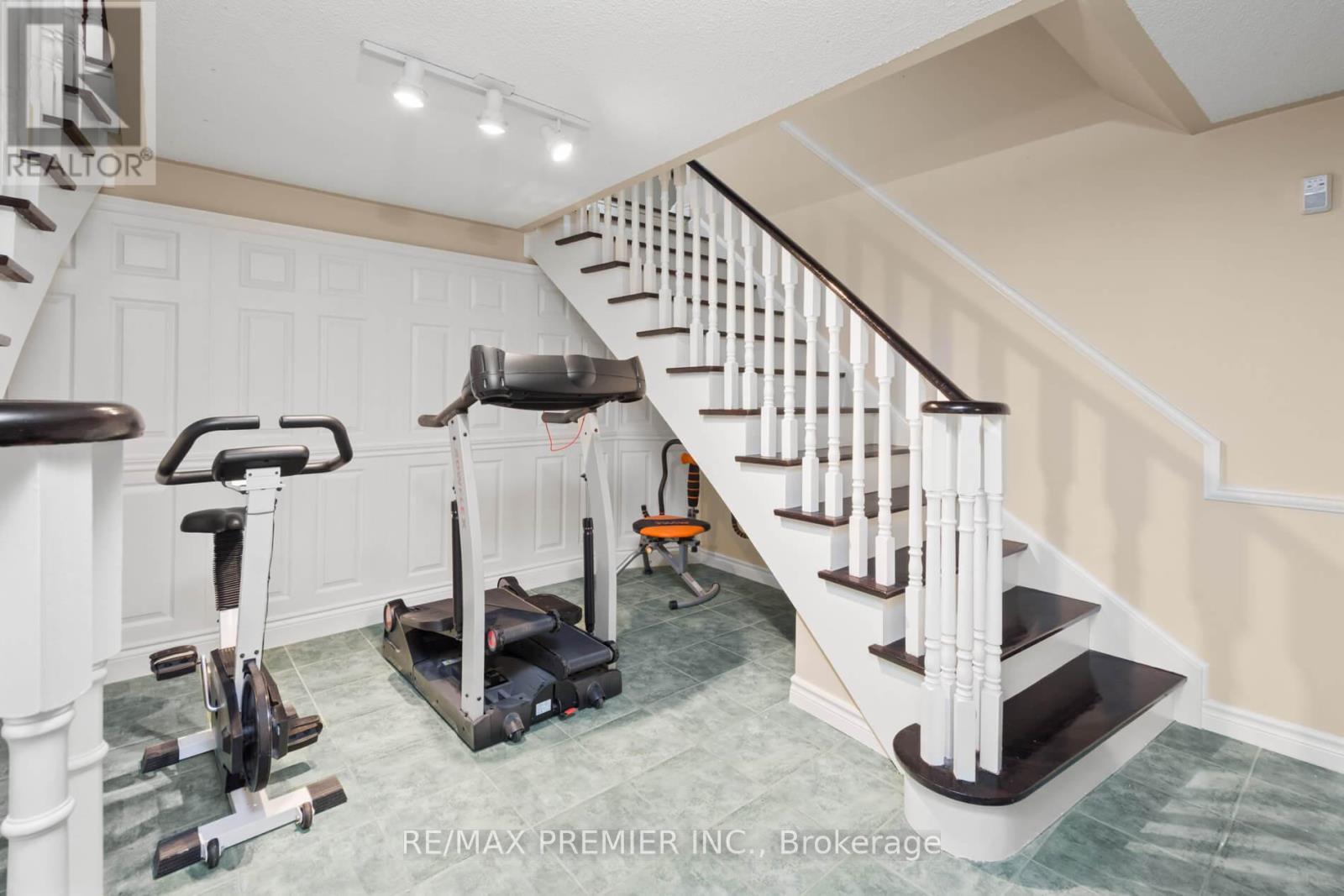 1 Radley Street, Vaughan (East Woodbridge), Ontario  L4L 8J7 - Photo 39 - N12421654