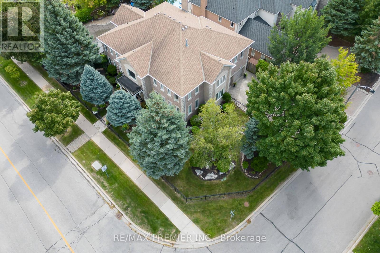 1 Radley Street, Vaughan (East Woodbridge), Ontario  L4L 8J7 - Photo 50 - N12421654