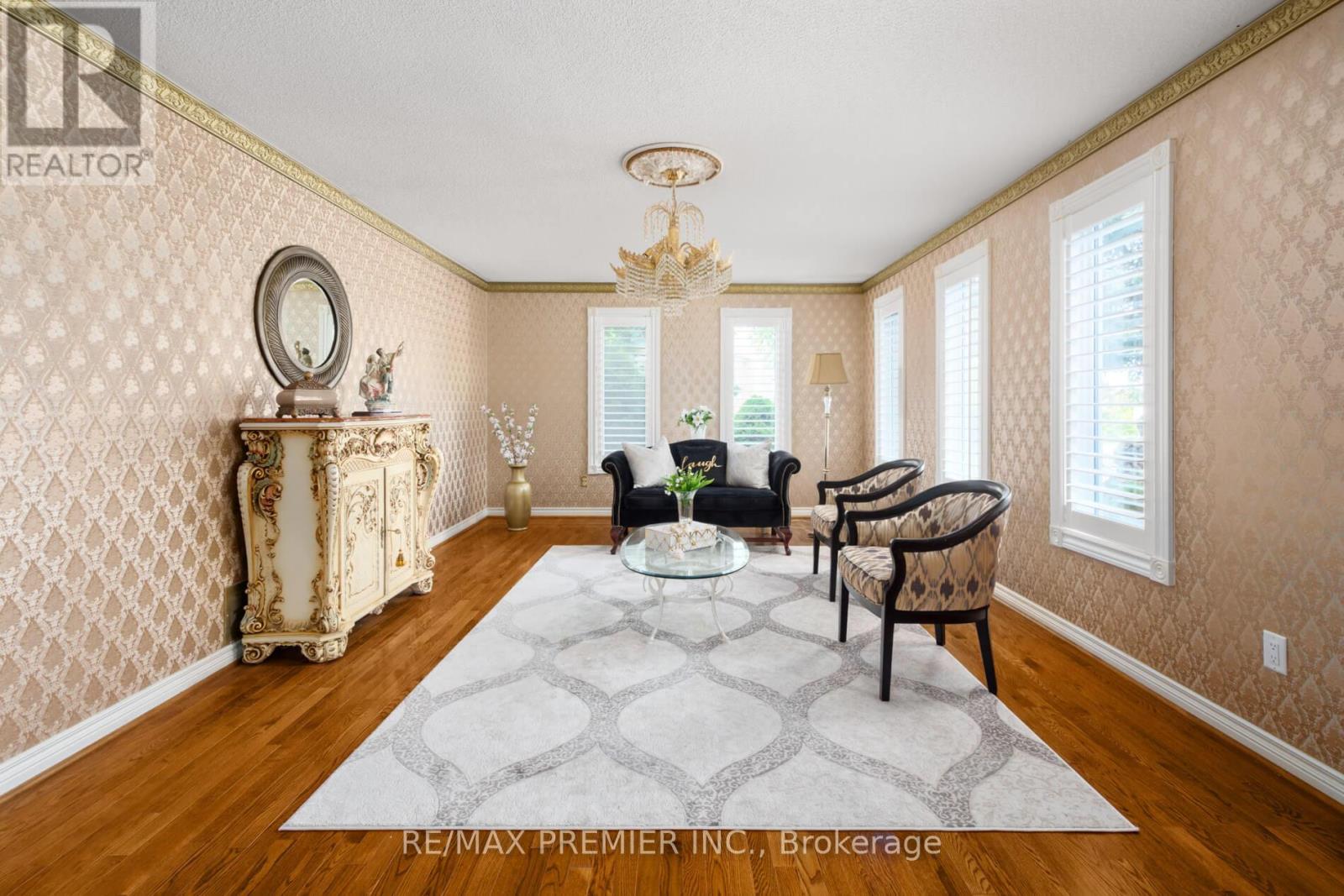 1 Radley Street, Vaughan (East Woodbridge), Ontario  L4L 8J7 - Photo 8 - N12421654