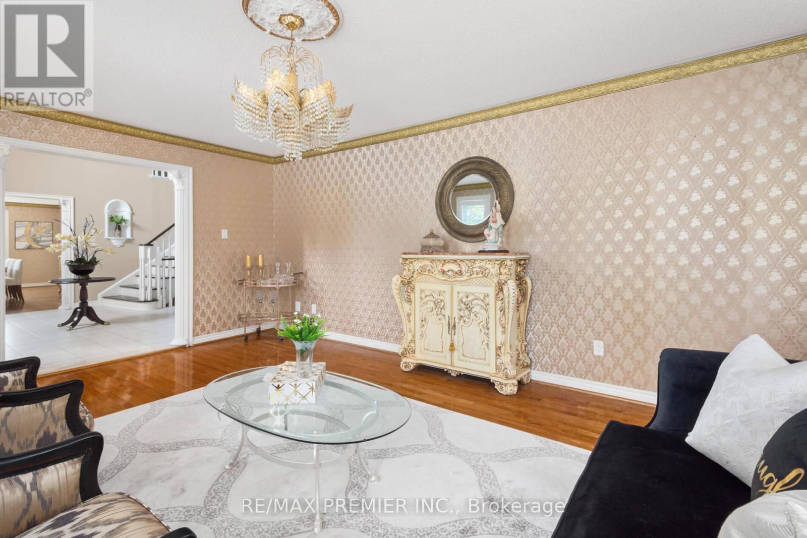 1 Radley Street, Vaughan (East Woodbridge), Ontario  L4L 8J7 - Photo 9 - N12421654