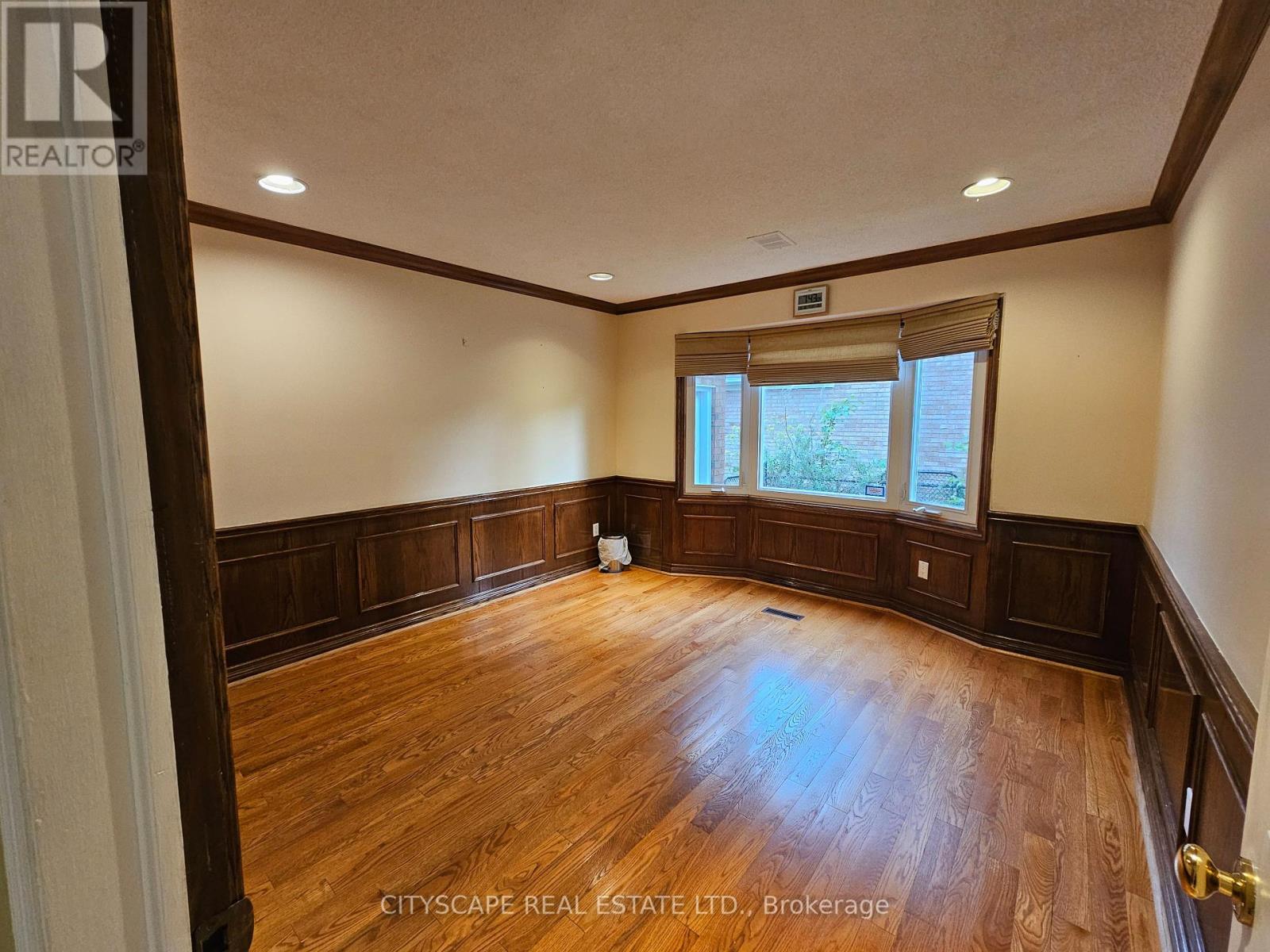 406 Weldrick Road E, Richmond Hill, Ontario  L4B 2M8 - Photo 13 - N12421690