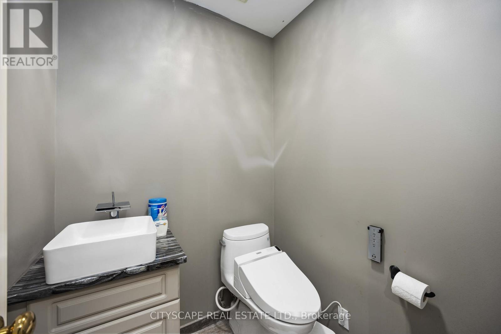 406 Weldrick Road E, Richmond Hill, Ontario  L4B 2M8 - Photo 18 - N12421690