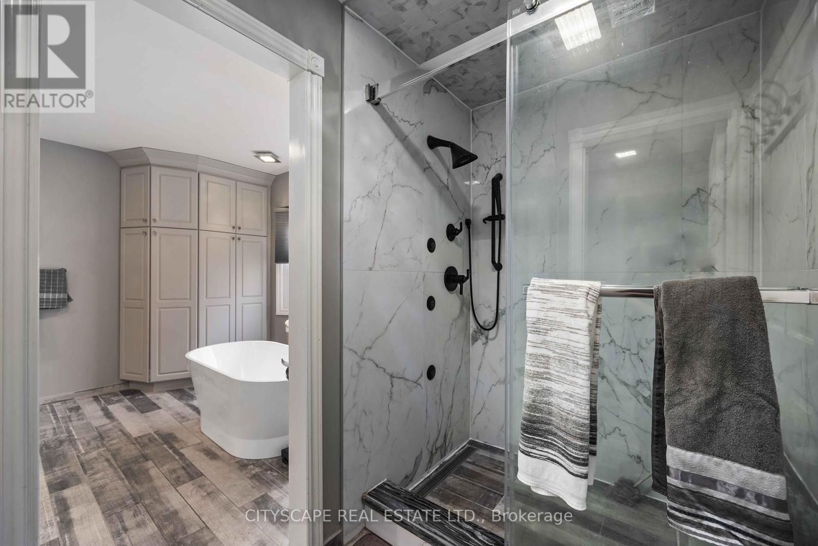 406 Weldrick Road E, Richmond Hill, Ontario  L4B 2M8 - Photo 19 - N12421690