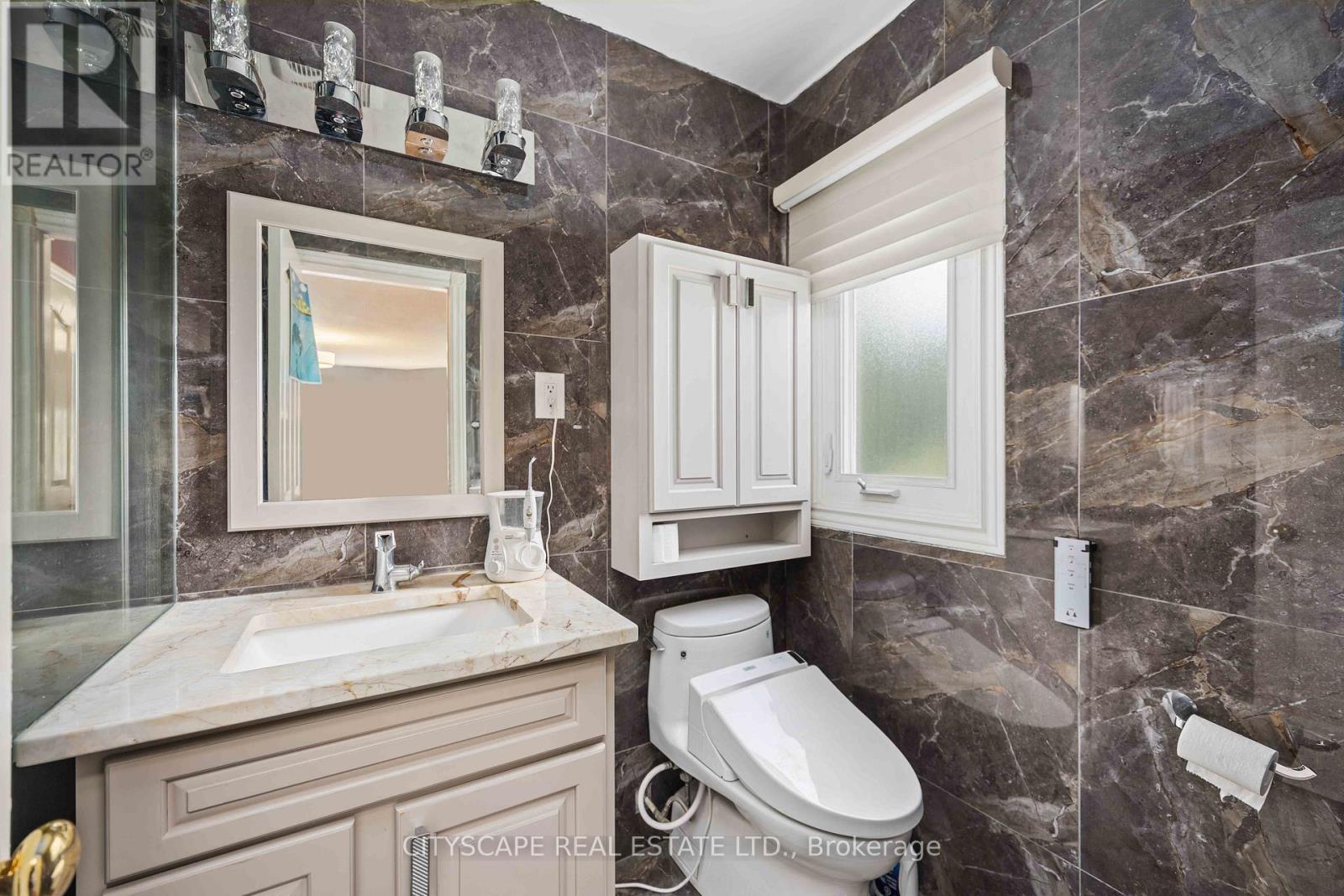 406 Weldrick Road E, Richmond Hill, Ontario  L4B 2M8 - Photo 27 - N12421690