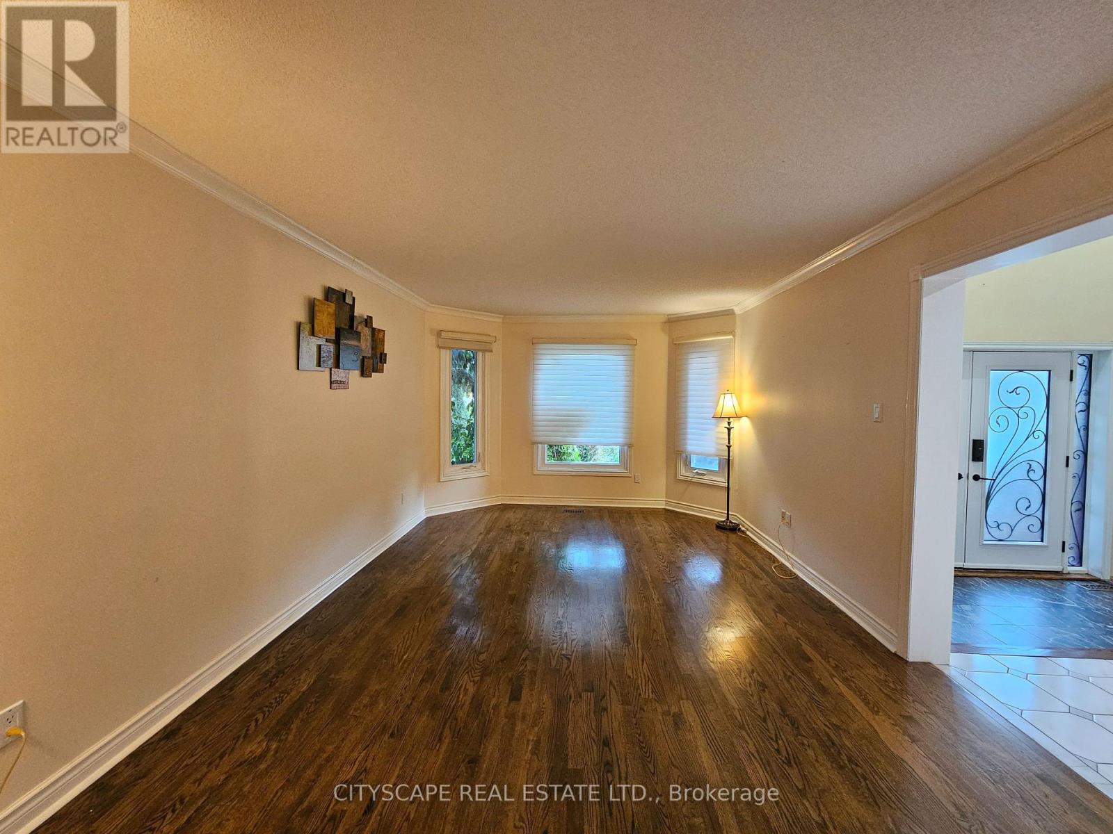 406 Weldrick Road E, Richmond Hill, Ontario  L4B 2M8 - Photo 5 - N12421690