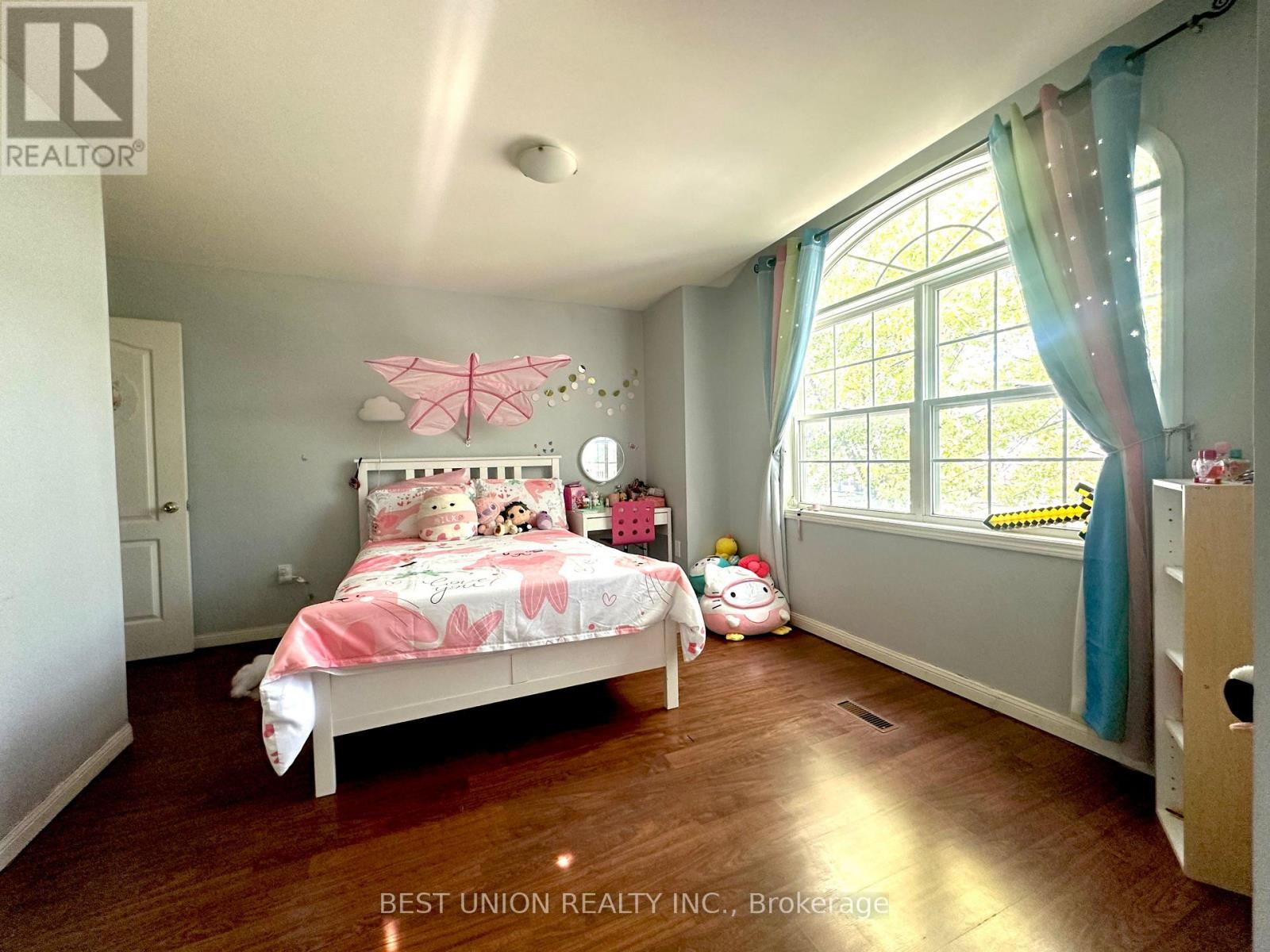 320 Country Glen Road S, Markham, Ontario  L6B 1C5 - Photo 12 - N12421710