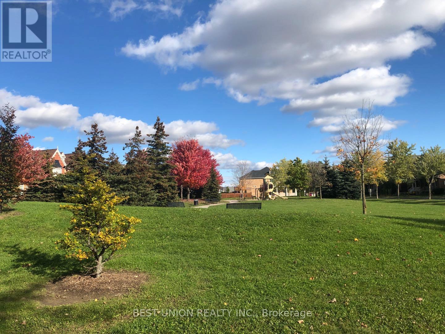 320 Country Glen Road S, Markham, Ontario  L6B 1C5 - Photo 21 - N12421710