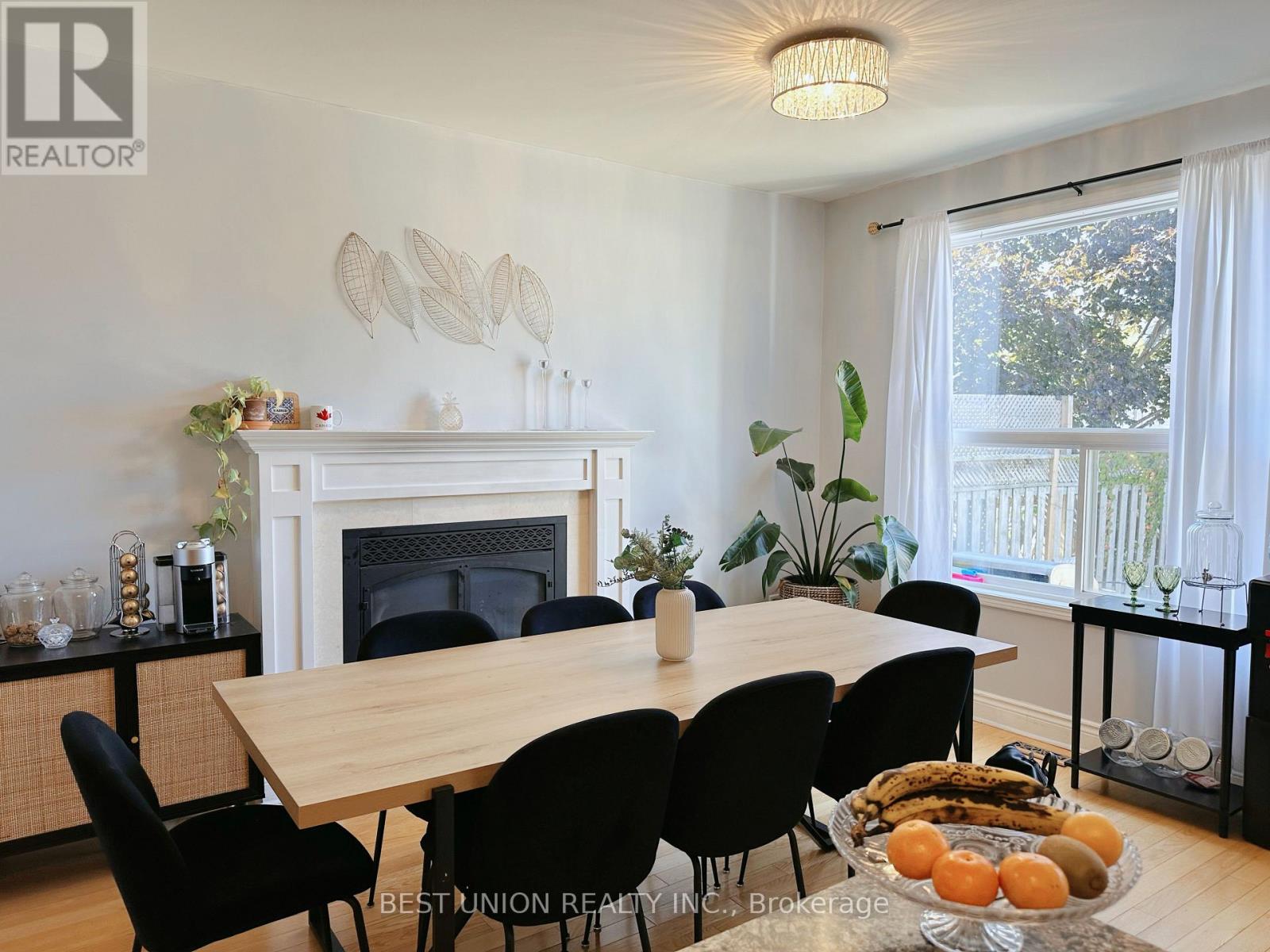 320 Country Glen Road S, Markham, Ontario  L6B 1C5 - Photo 6 - N12421710