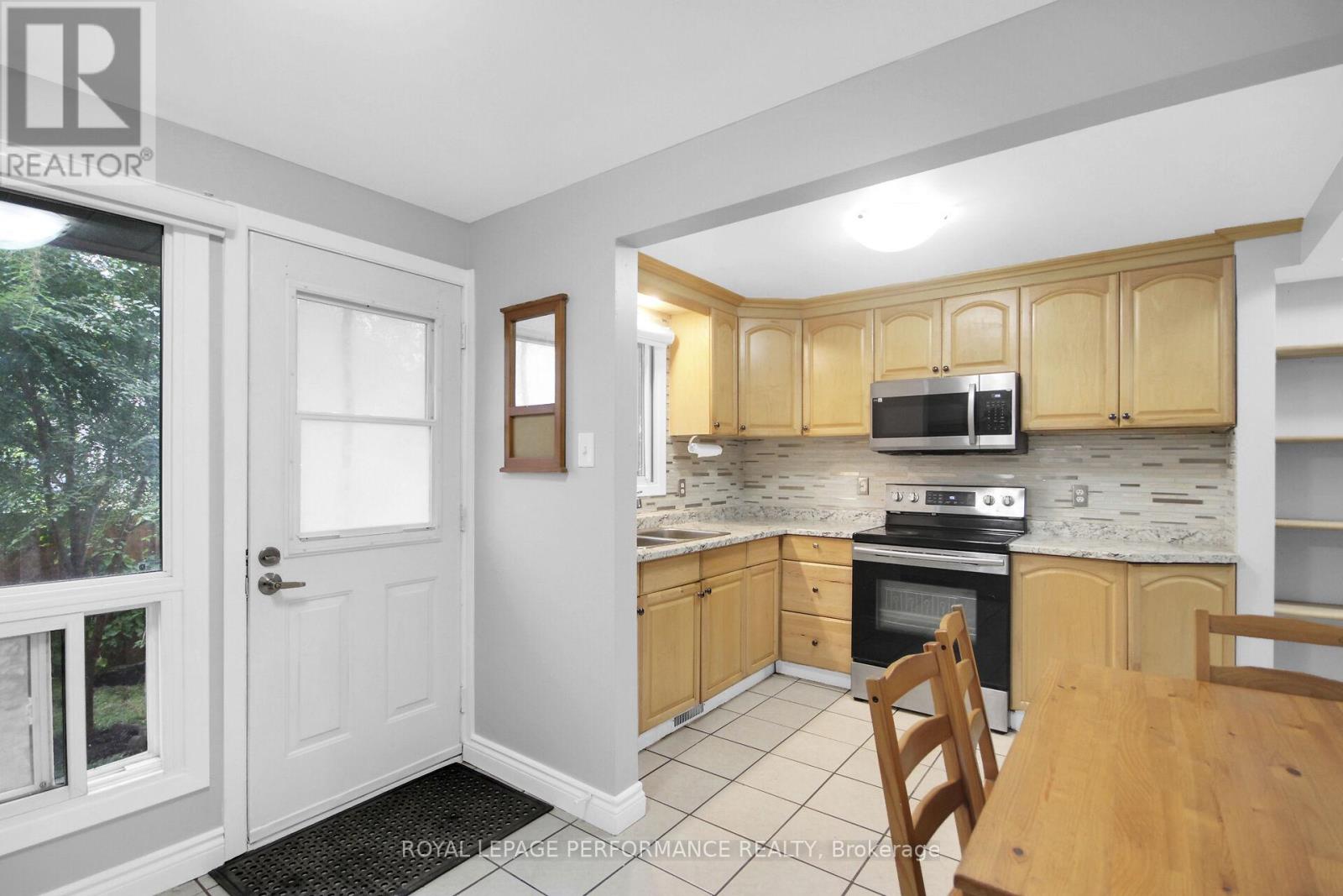 360 Woodfield Drive, Ottawa, Ontario  K2G 3W9 - Photo 10 - X12421738