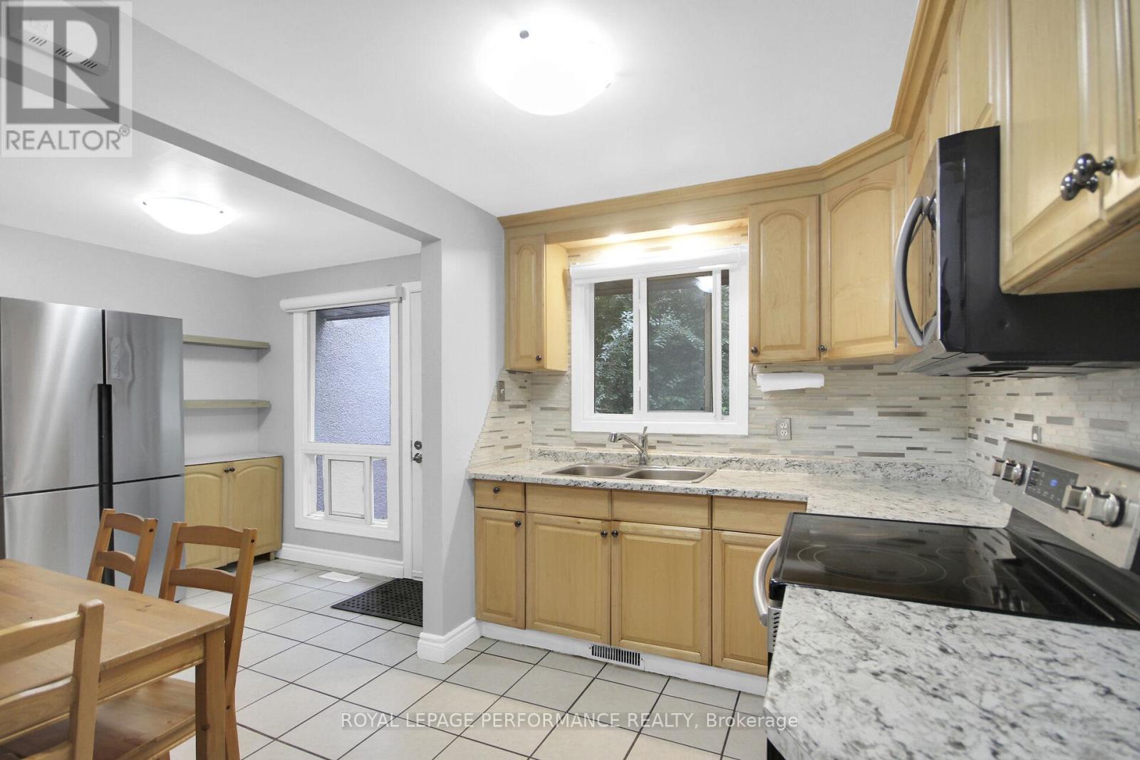 360 Woodfield Drive, Ottawa, Ontario  K2G 3W9 - Photo 14 - X12421738