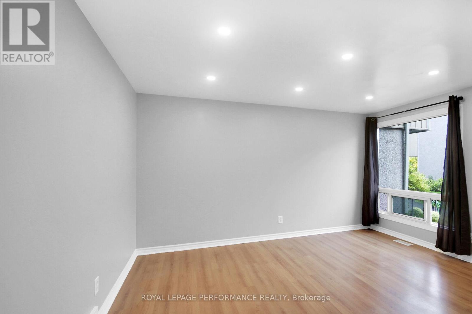 360 Woodfield Drive, Ottawa, Ontario  K2G 3W9 - Photo 5 - X12421738